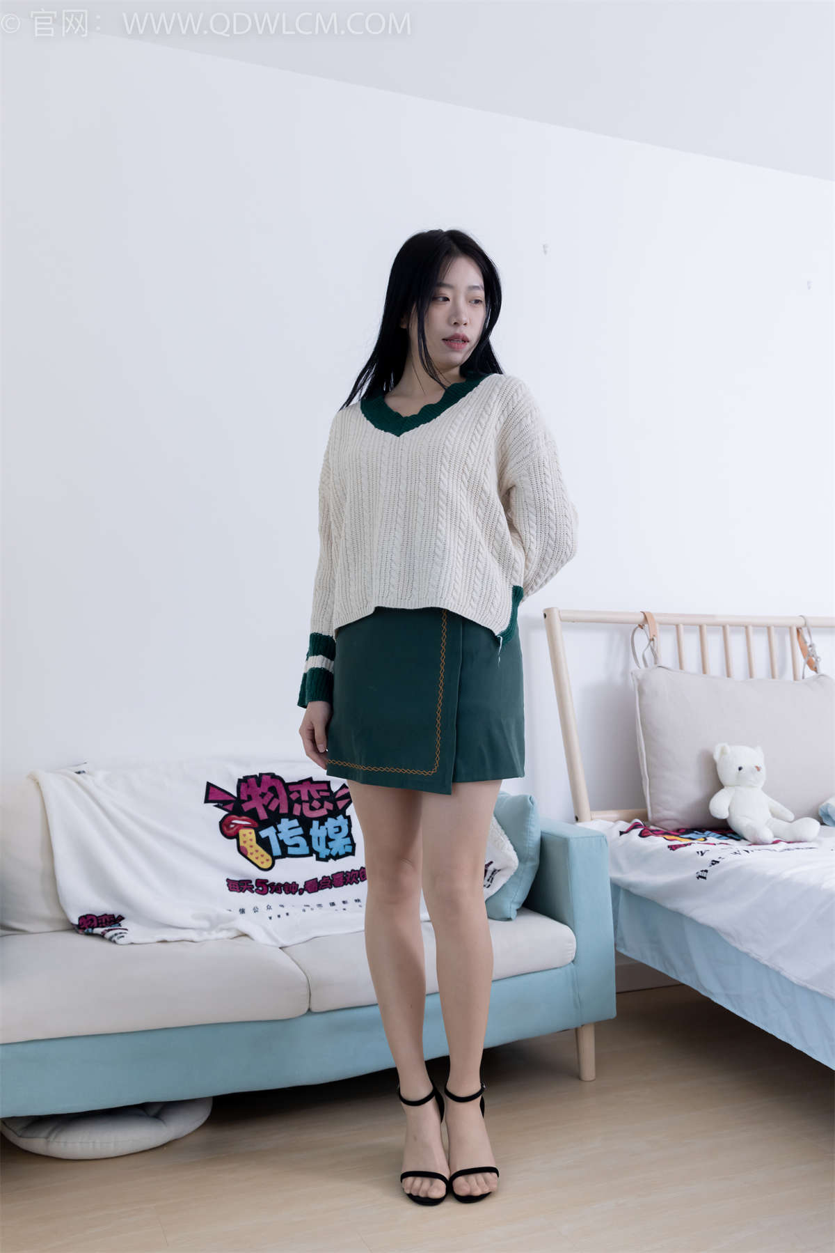 图片[2]-物恋传媒 NO.1854 小谷-冬日暖阳-日更街拍