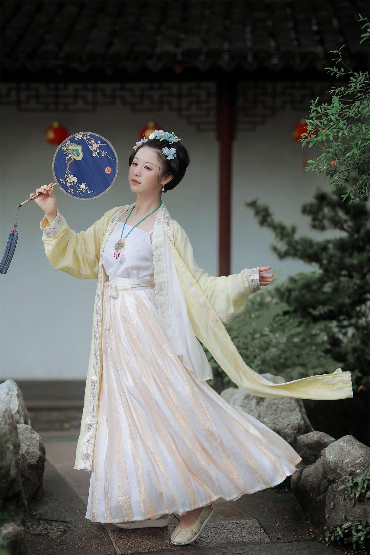 YITUYU艺图语 2022.03.19 雨霖霖 大头小甜甜-日更街拍