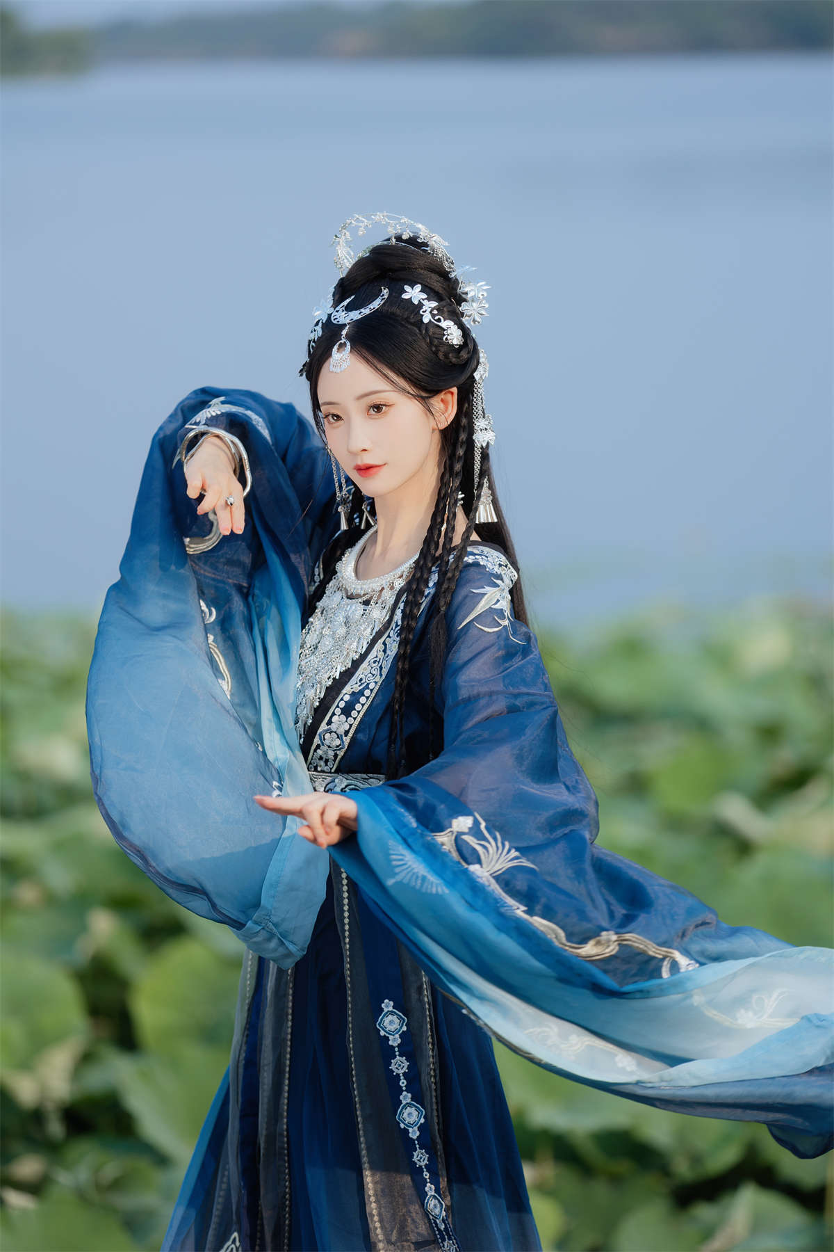 YITUYU艺图语 2023.07.06 苗疆圣女 嘉月月月-日更街拍