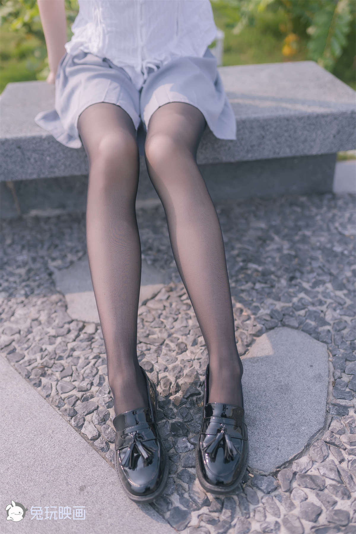 兔玩映画 C00.003 河边的黑丝插图1