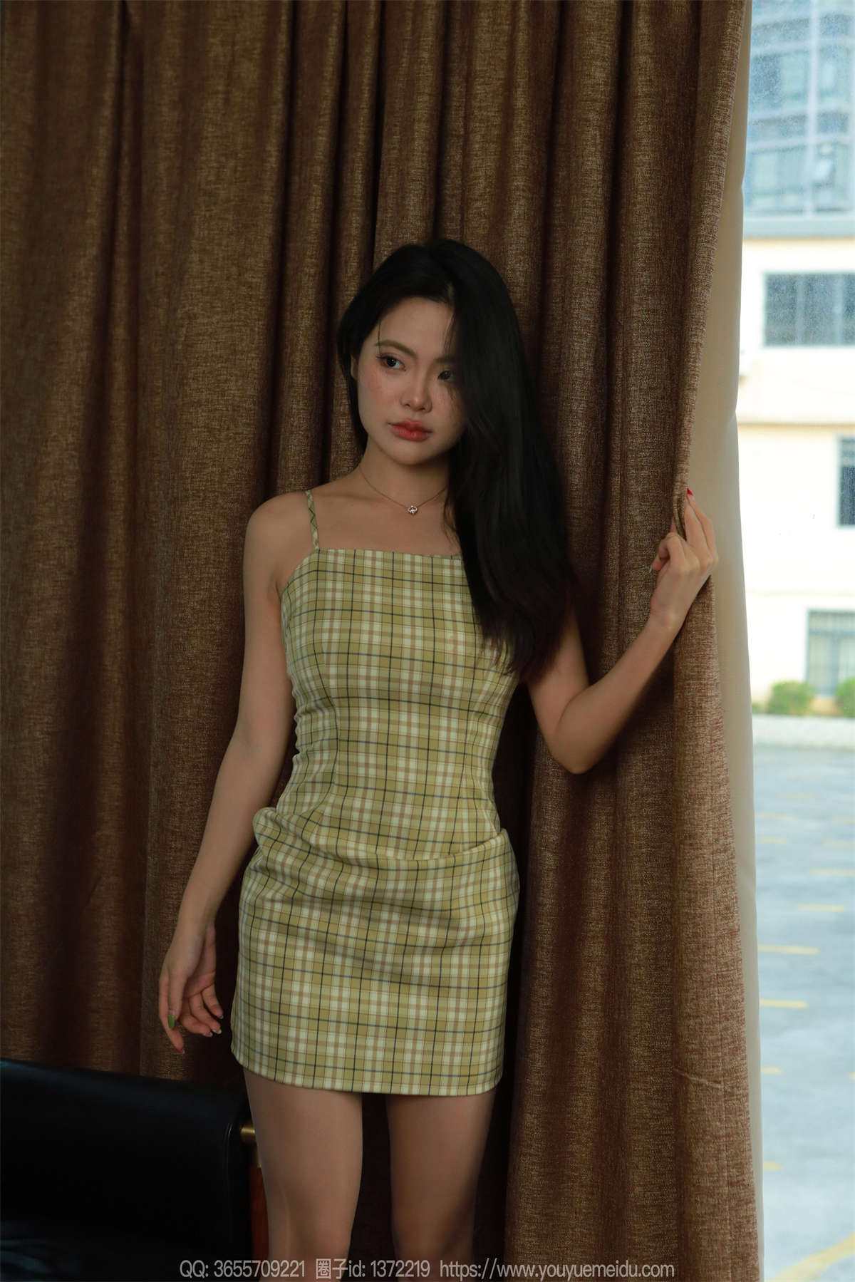 图片[2]-IESS异思趣向 2024.11.03 丝享家1888：兔兔 绿色格子裙-日更街拍