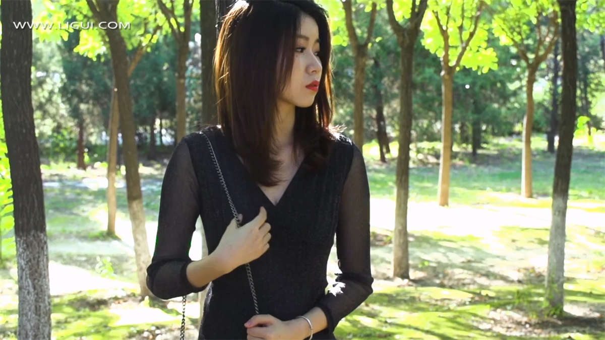 Ligui丽柜视频 2019.11.05 野外遇矫丝 虫虫-日更街拍
