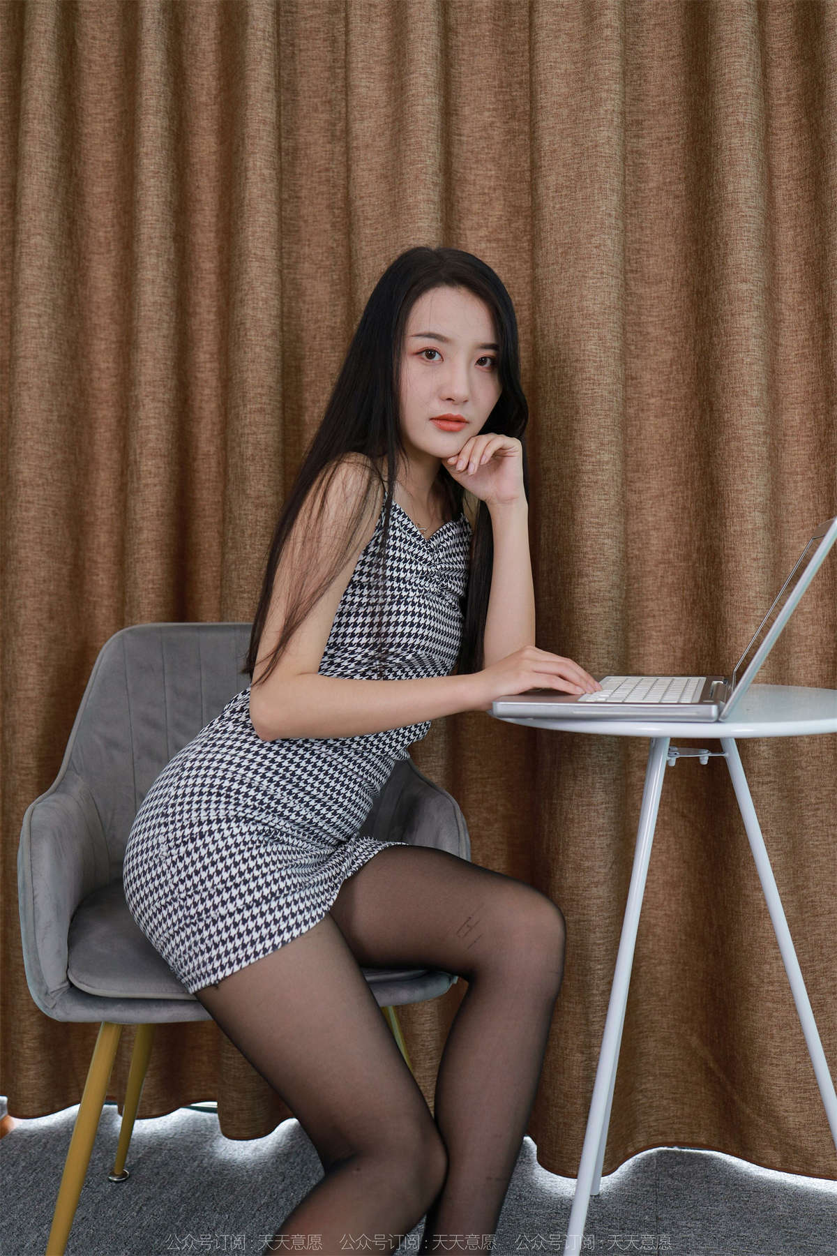 IESS异思趣向 2022.08.02 丝享家1165：婉萍 嘿丝打字员-日更街拍