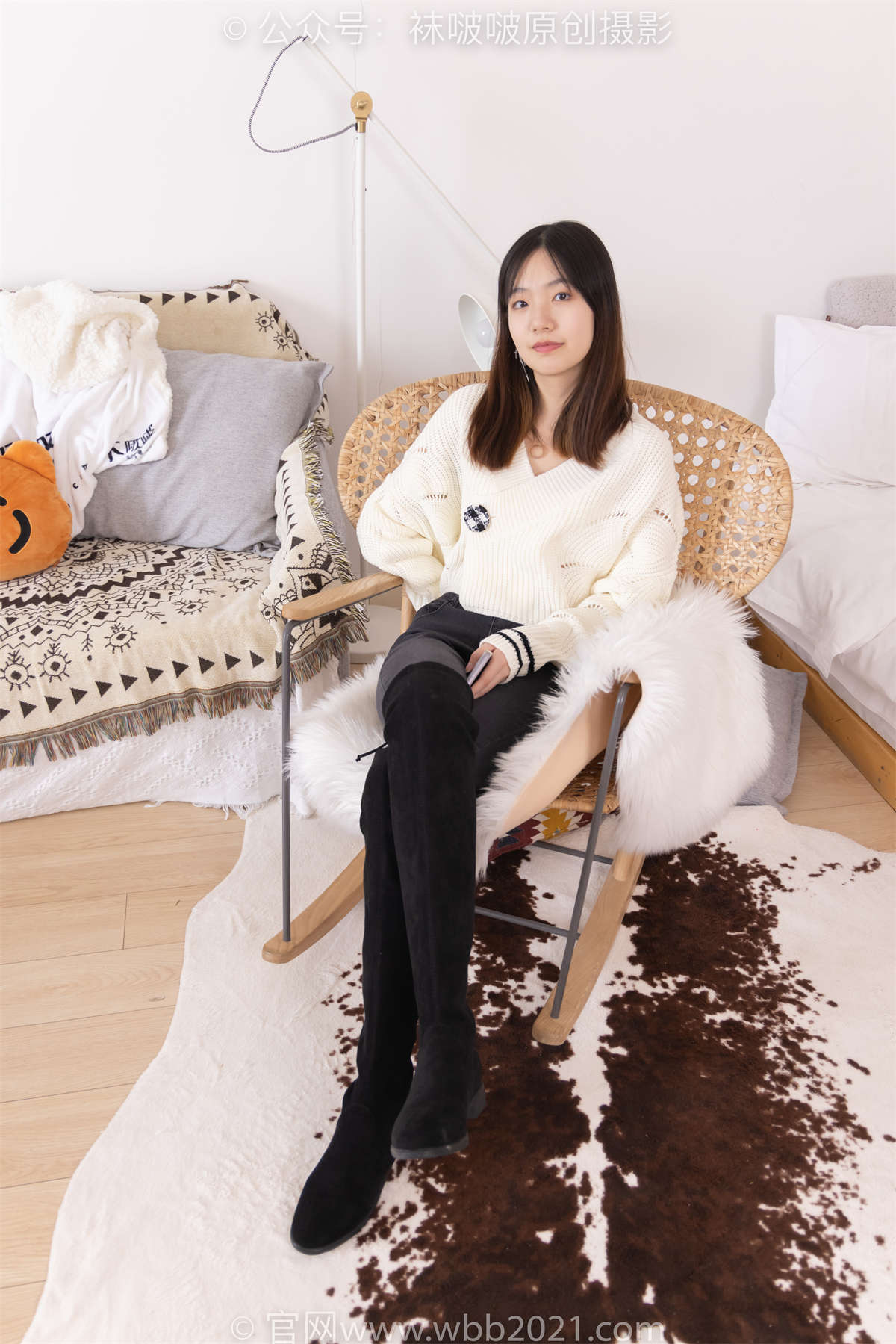 图片[2]-袜啵啵 No.326 小甜豆-长靴、油亮灰丝（脚尖透明款）、裤里丝 花絮版-日更街拍