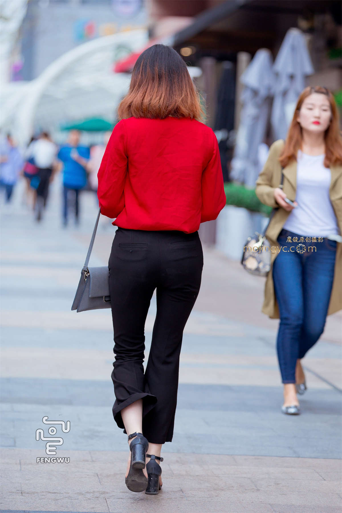 紧身喇叭裤，凉高-日更街拍