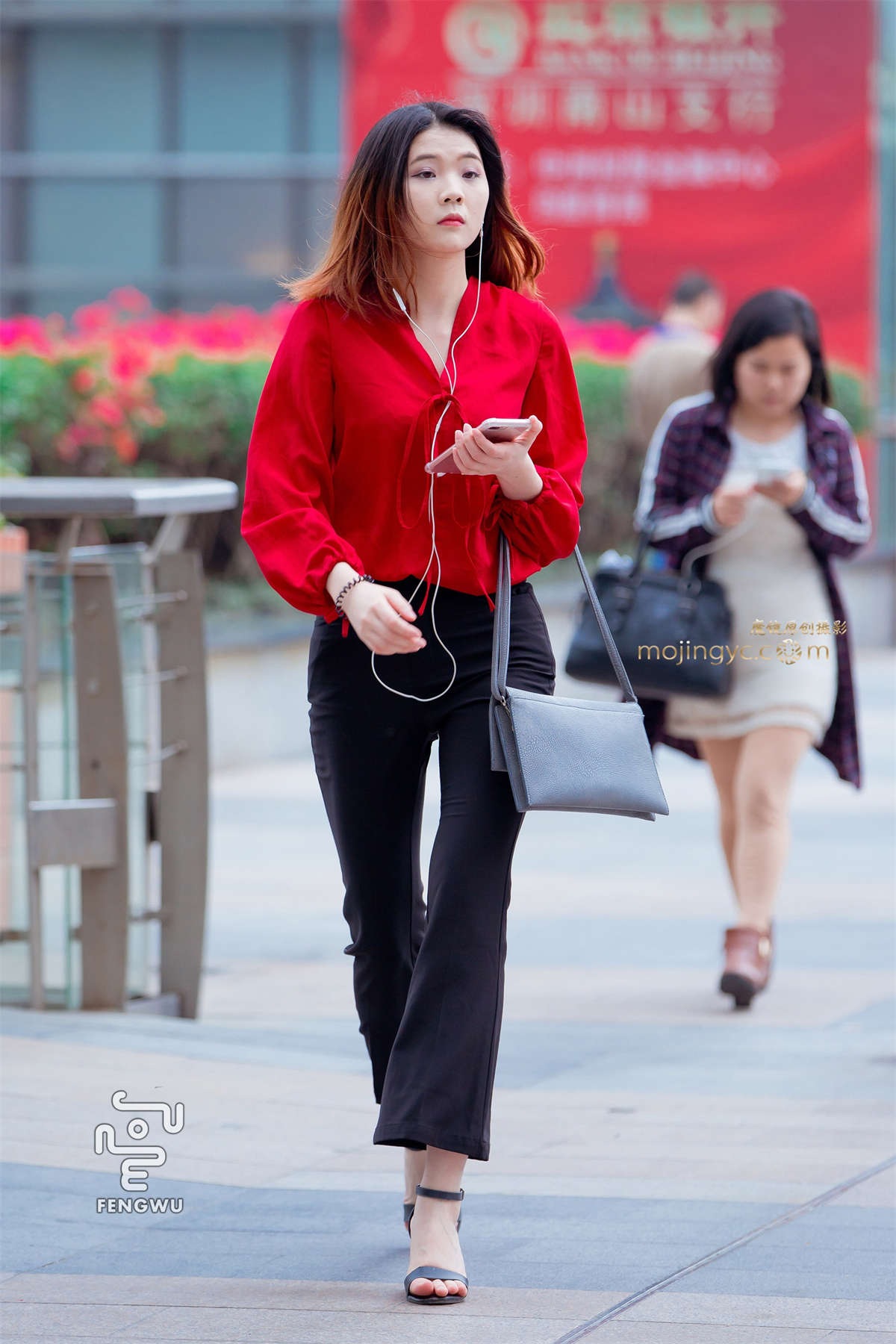 图片[2]-紧身喇叭裤，凉高-日更街拍