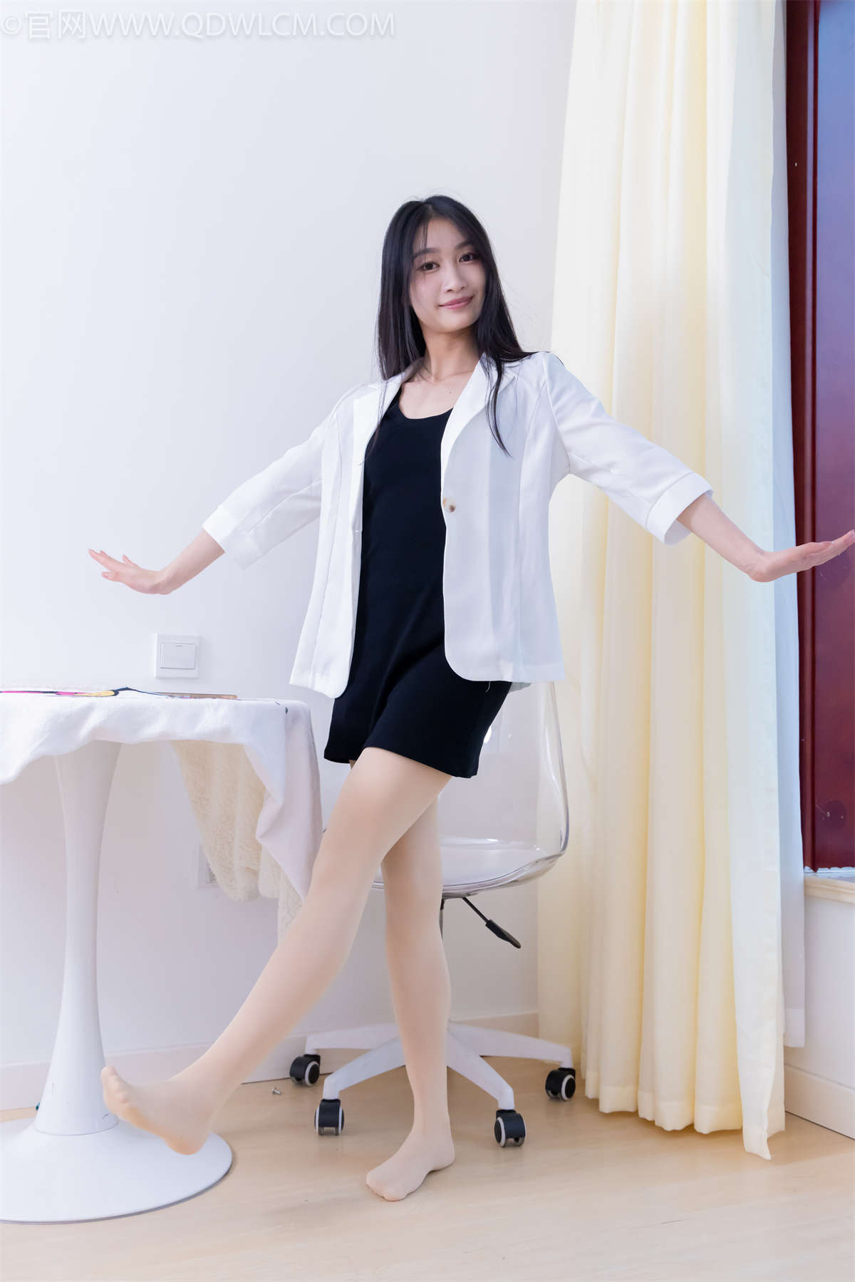 物恋传媒 NO.2168 小影-优雅时刻-日更街拍