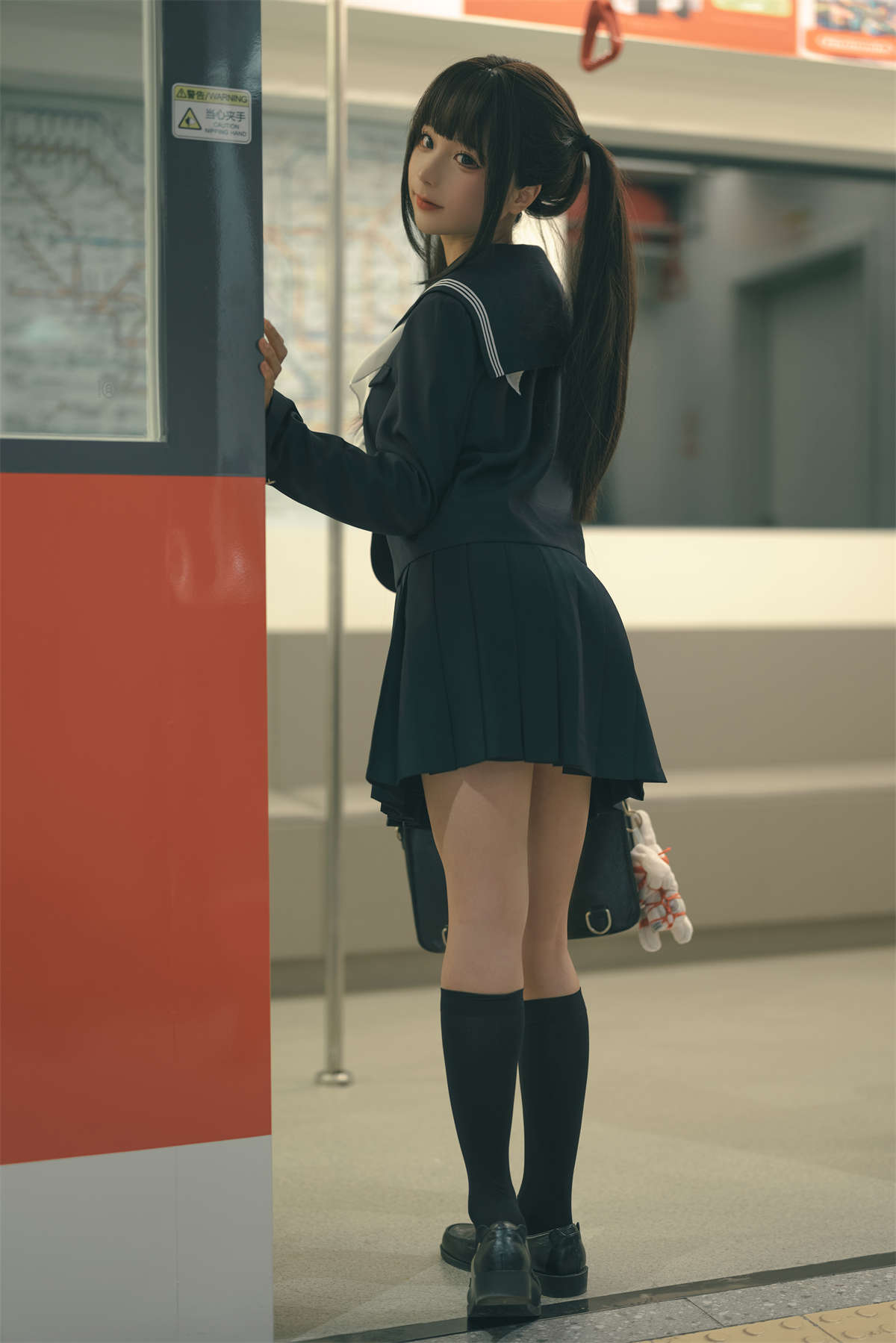 图片[2]-知名动漫博主-蠢沫沫 任务 绅士版-日更街拍