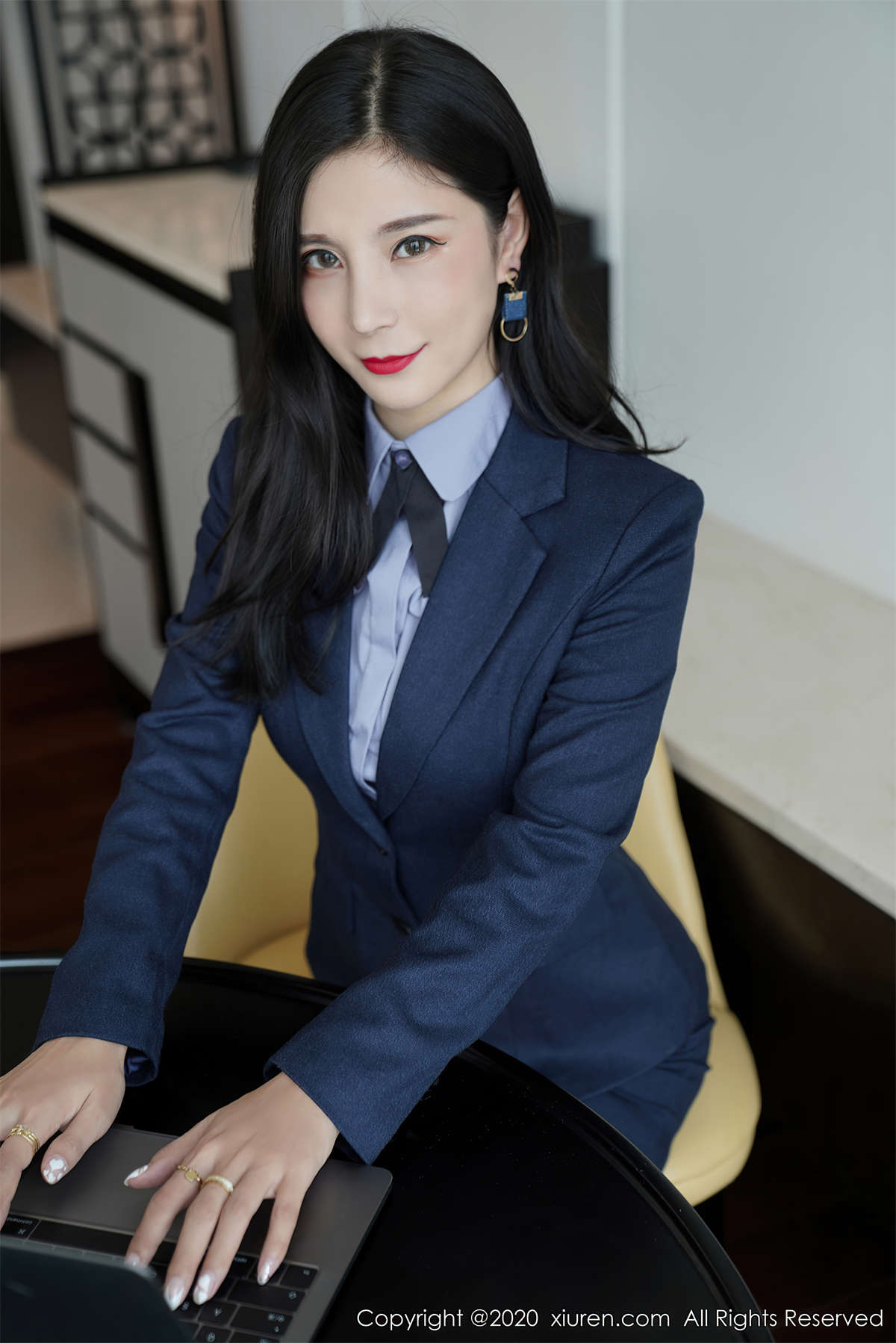 图片[2]-Xiuren秀人网 2020.11.24 NO.2816 小蛮妖Yummy-日更街拍