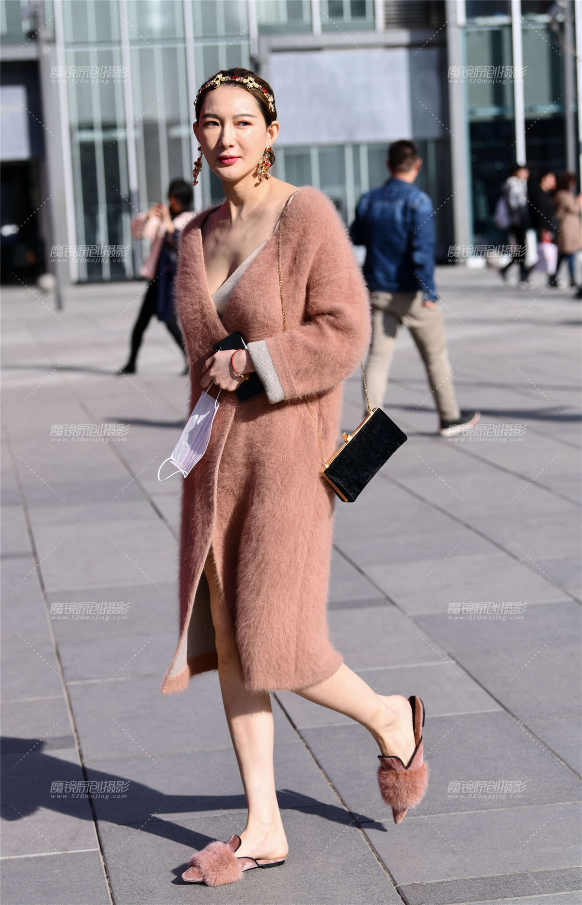 图片[2]-又见魅力性感的靓胸美女-日更街拍