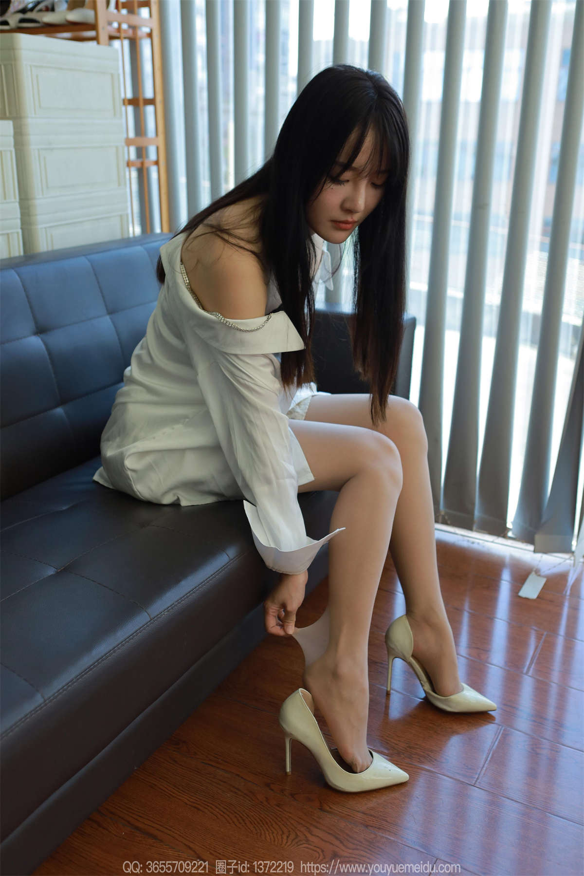 图片[2]-IESS异思趣向 2024.08.26 丝享家1829：婉萍 一字肩衬衣-日更街拍