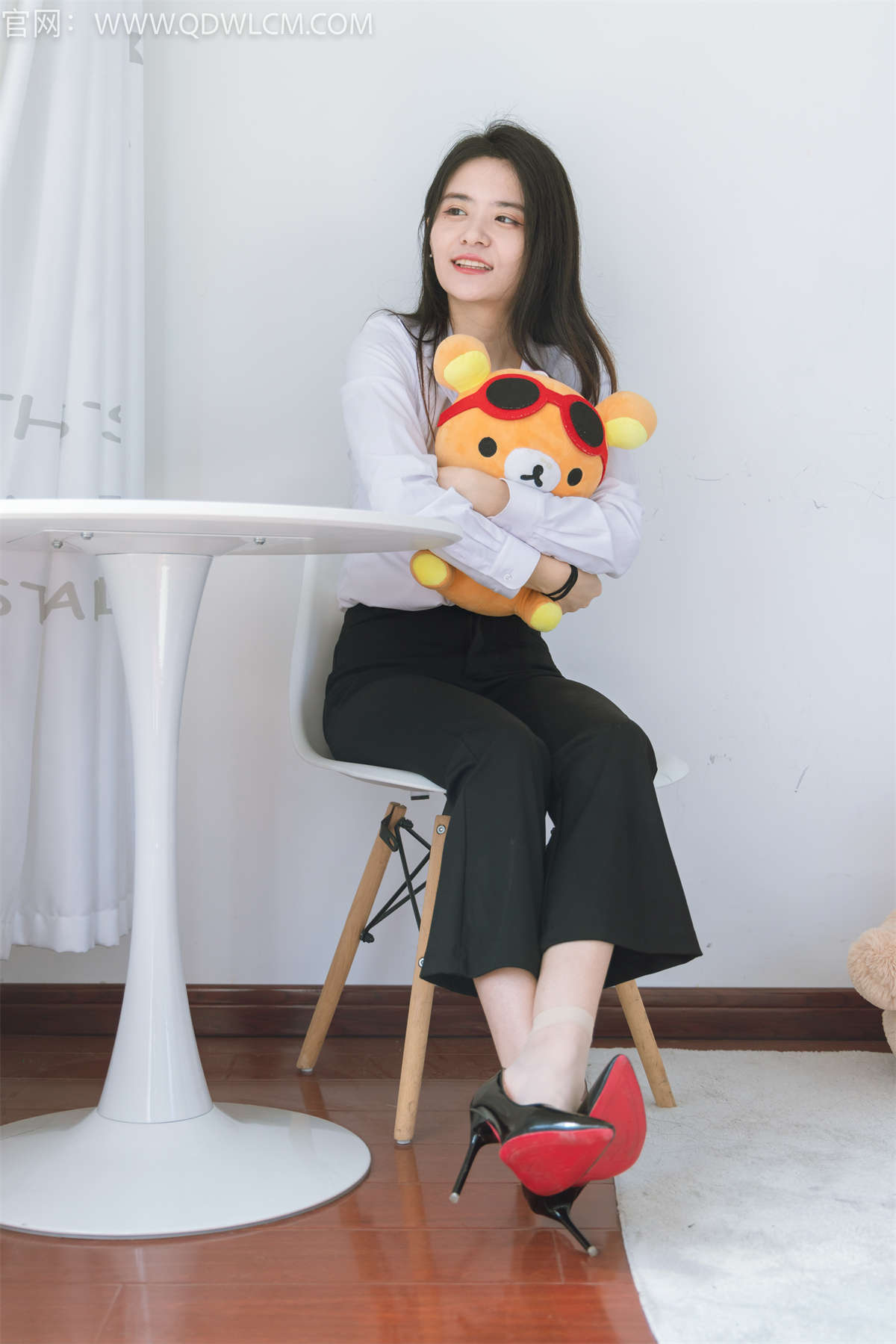 物恋传媒 NO.1333 然然-回忆的沙漏-日更街拍