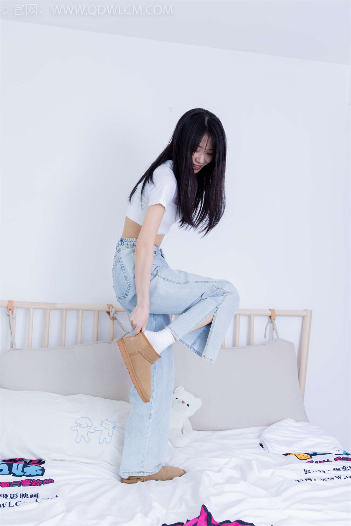 物恋传媒 NO.1961 菜菜-树的纹路-日更街拍