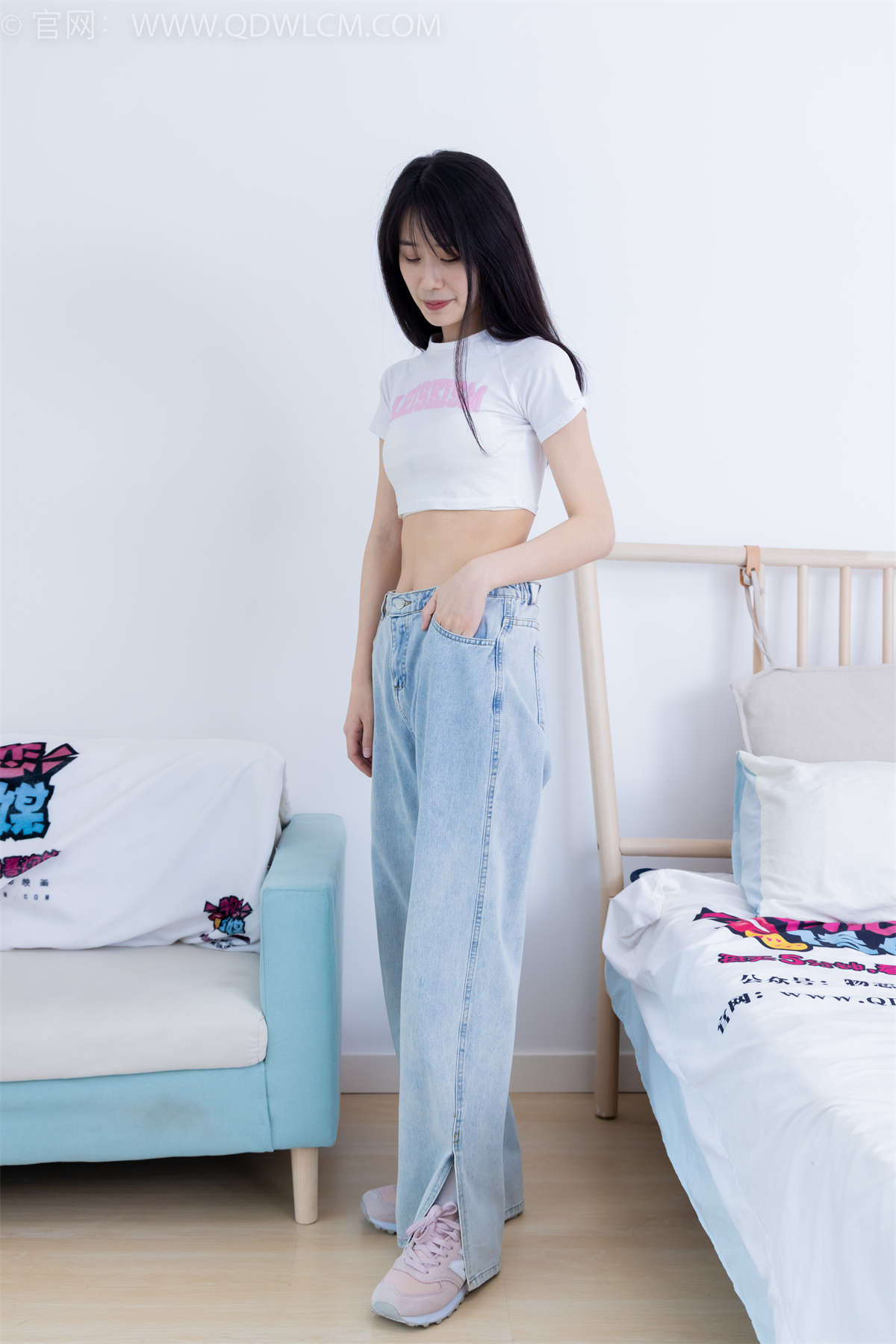 图片[2]-物恋传媒 NO.1961 菜菜-树的纹路-日更街拍