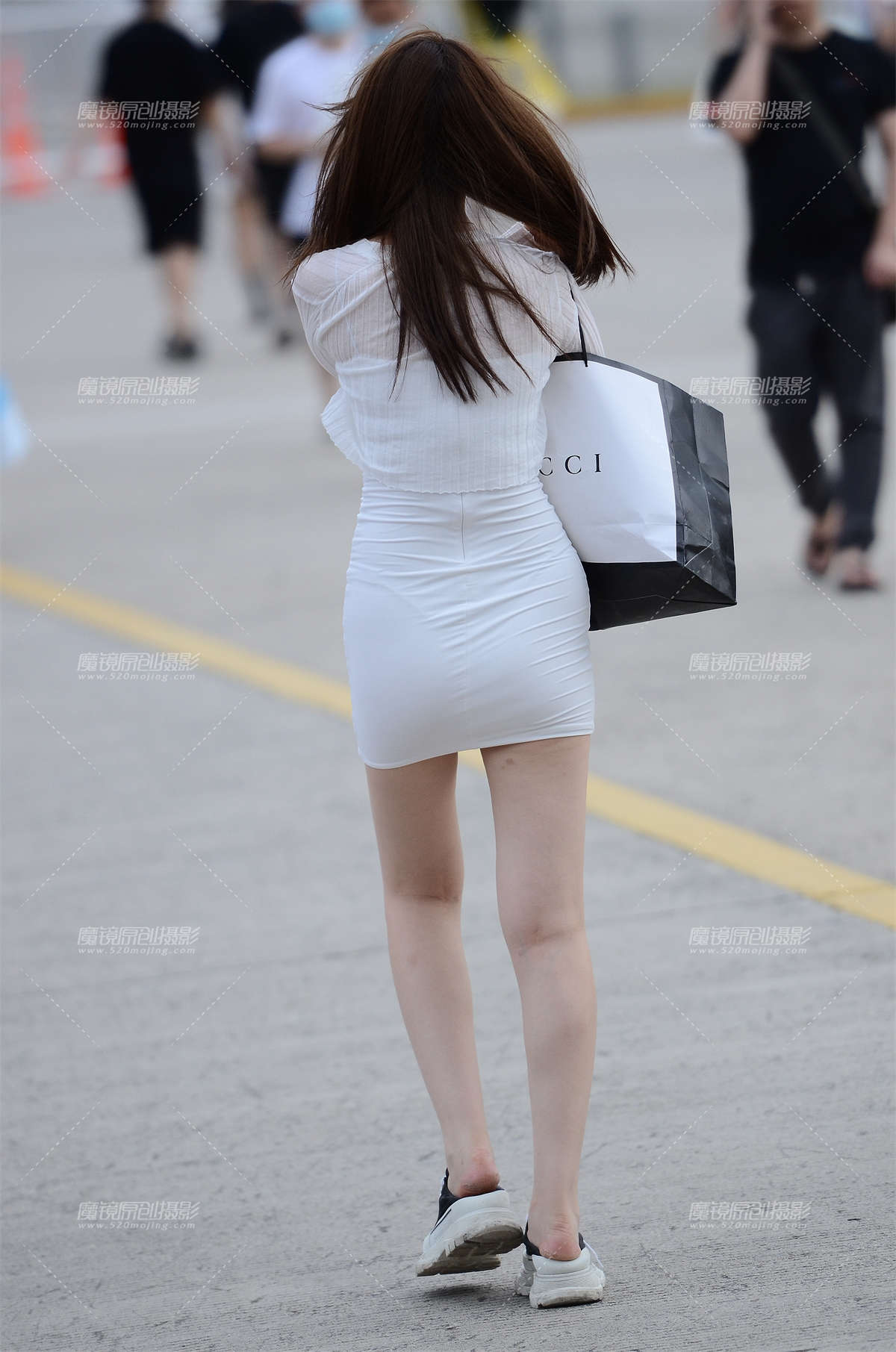 图片[2]-【神摄手赛贴】白色包臀裙-日更街拍