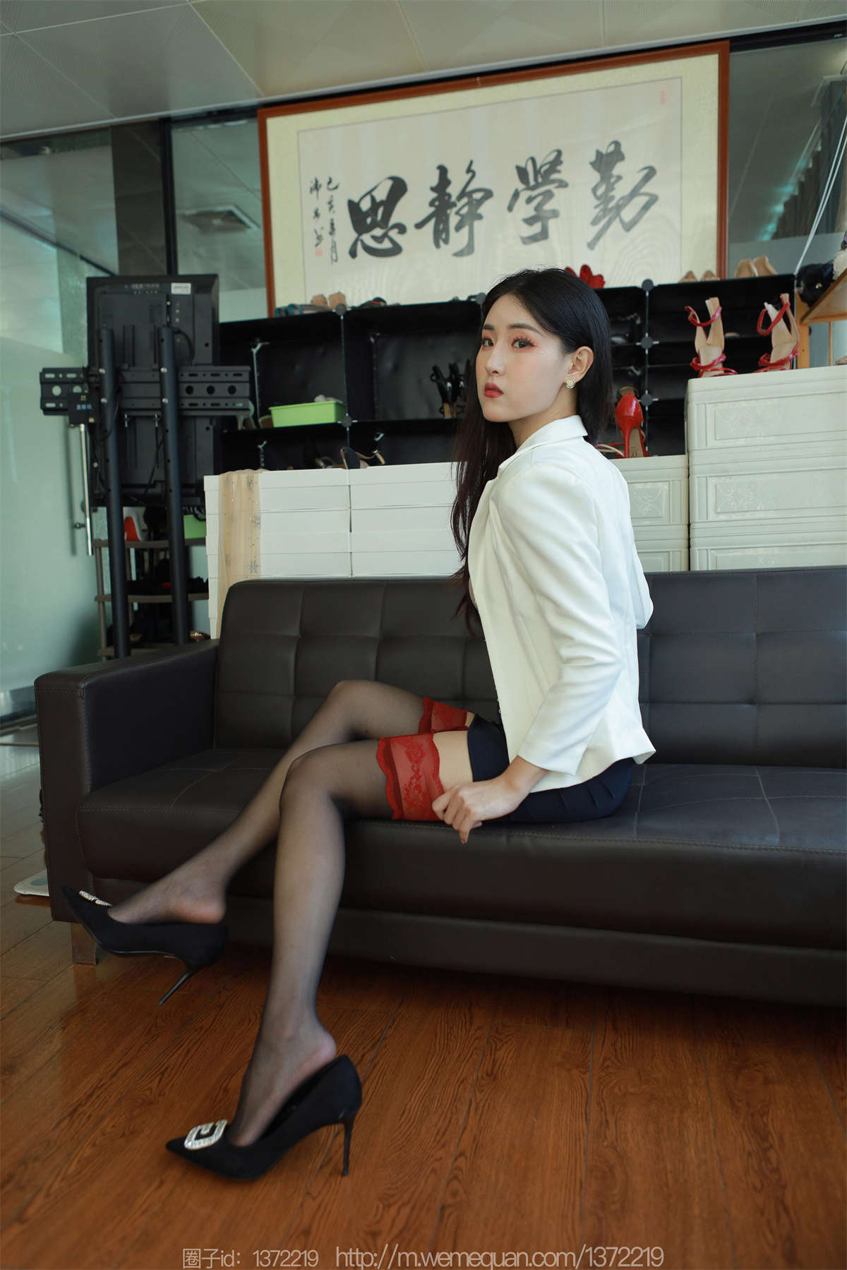 图片[2]-IESS异思趣向 2023.09.27 丝享家1544：小宝 红色警戒-日更街拍