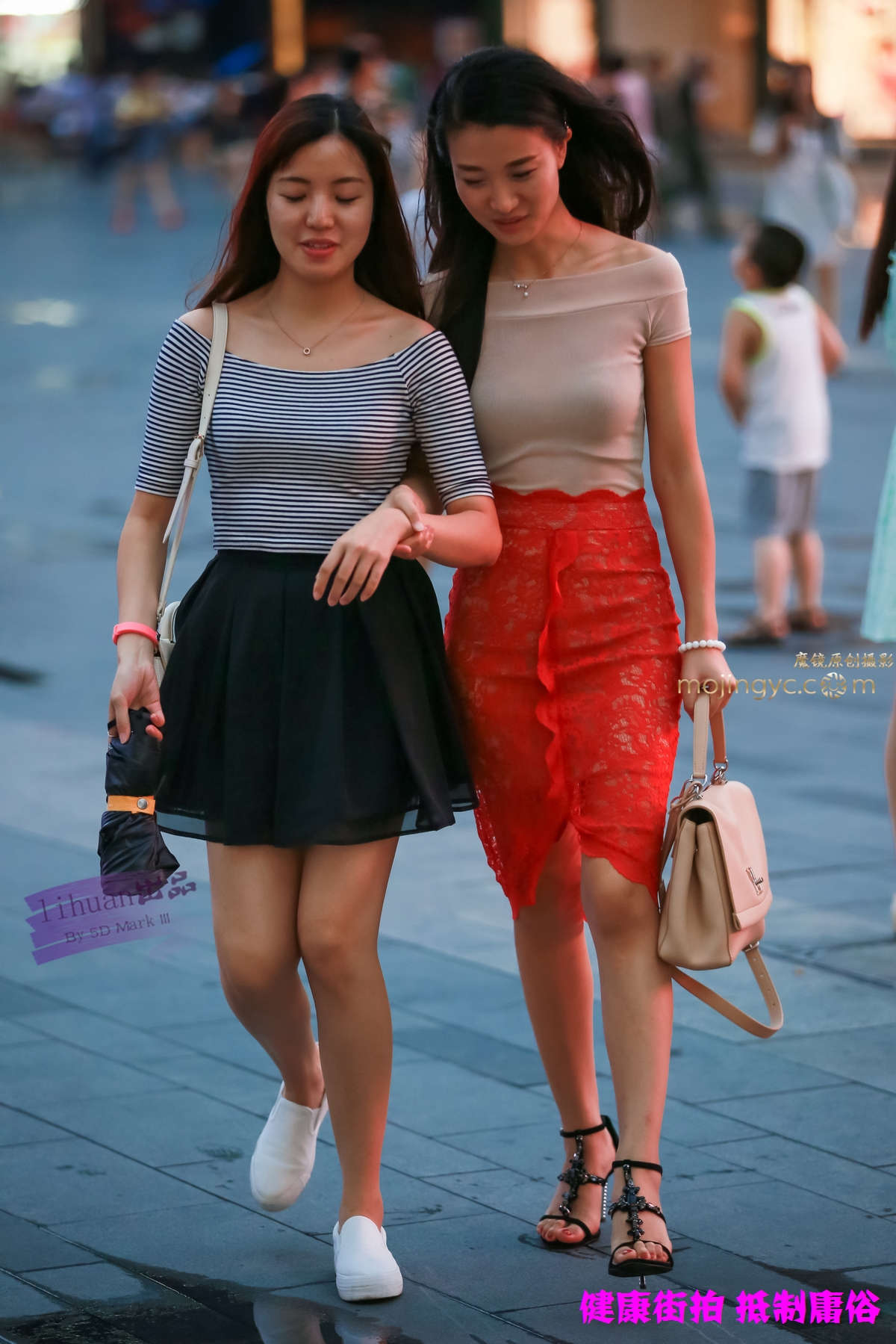 李欢原创-红色裹身裙（19P）-日更街拍