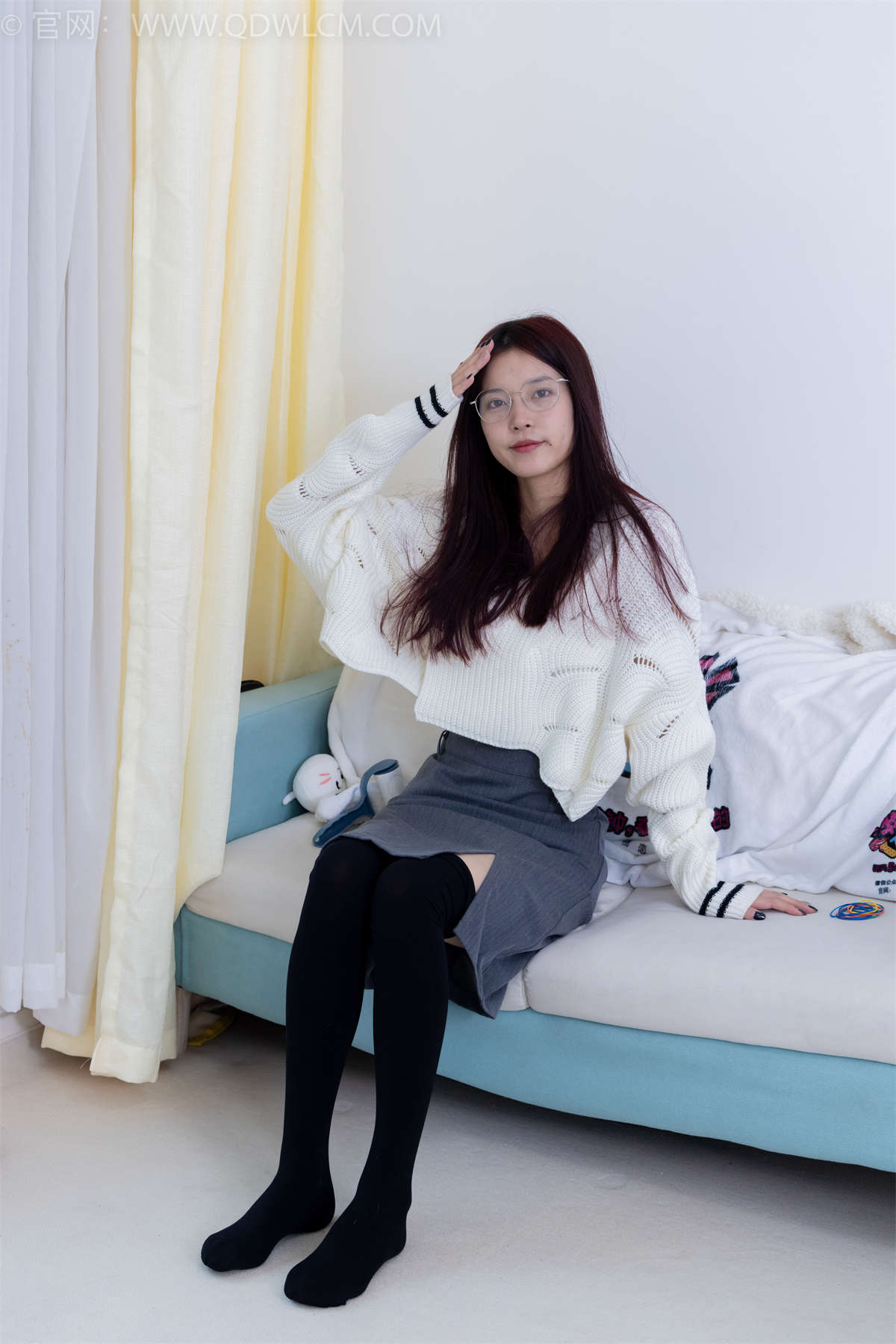 物恋传媒 NO.1803 茯苓-香水有毒-日更街拍