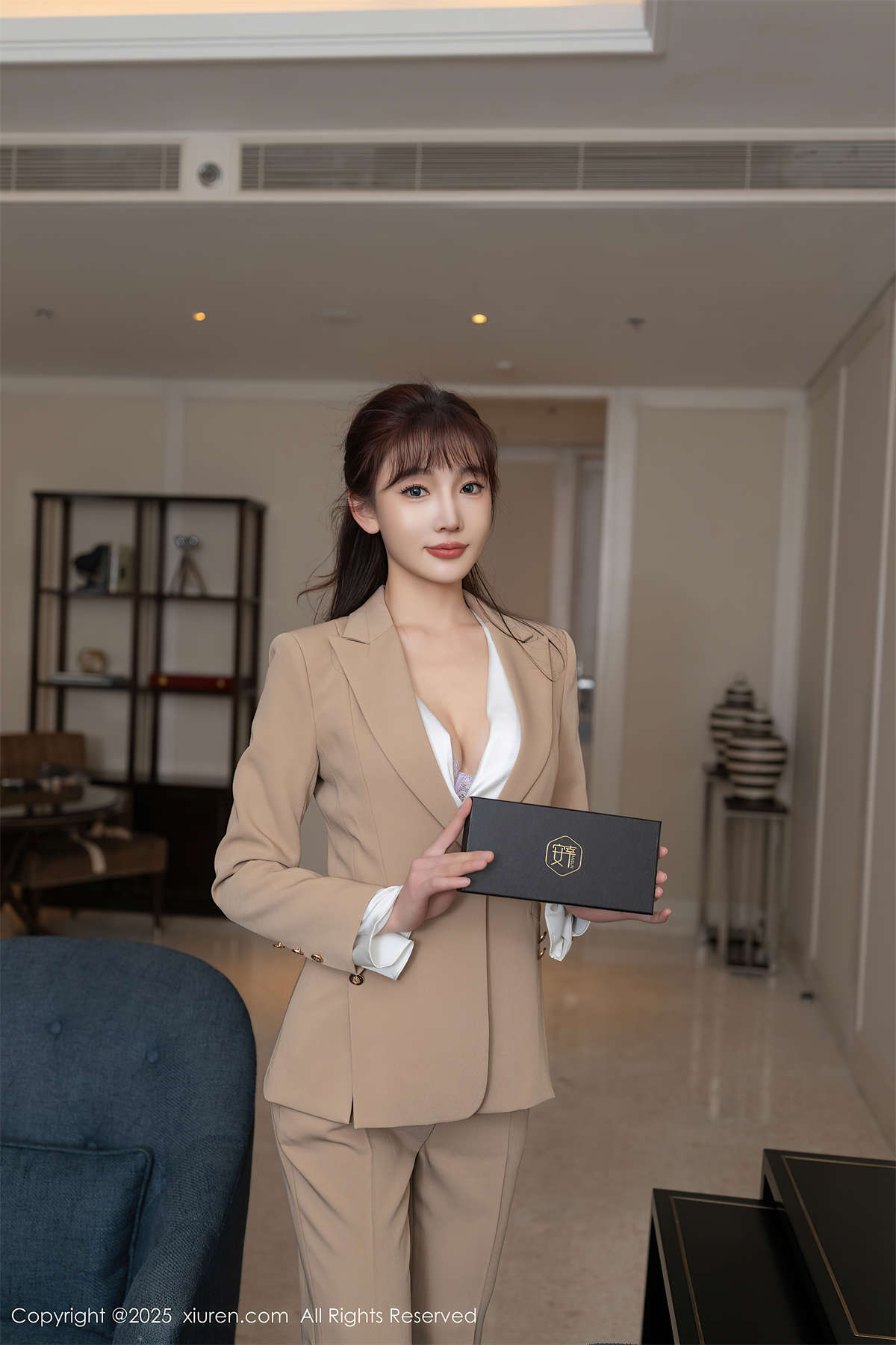 图片[2]-Xiuren秀人网 2025.02.13 NO.9881 陆萱萱-日更街拍