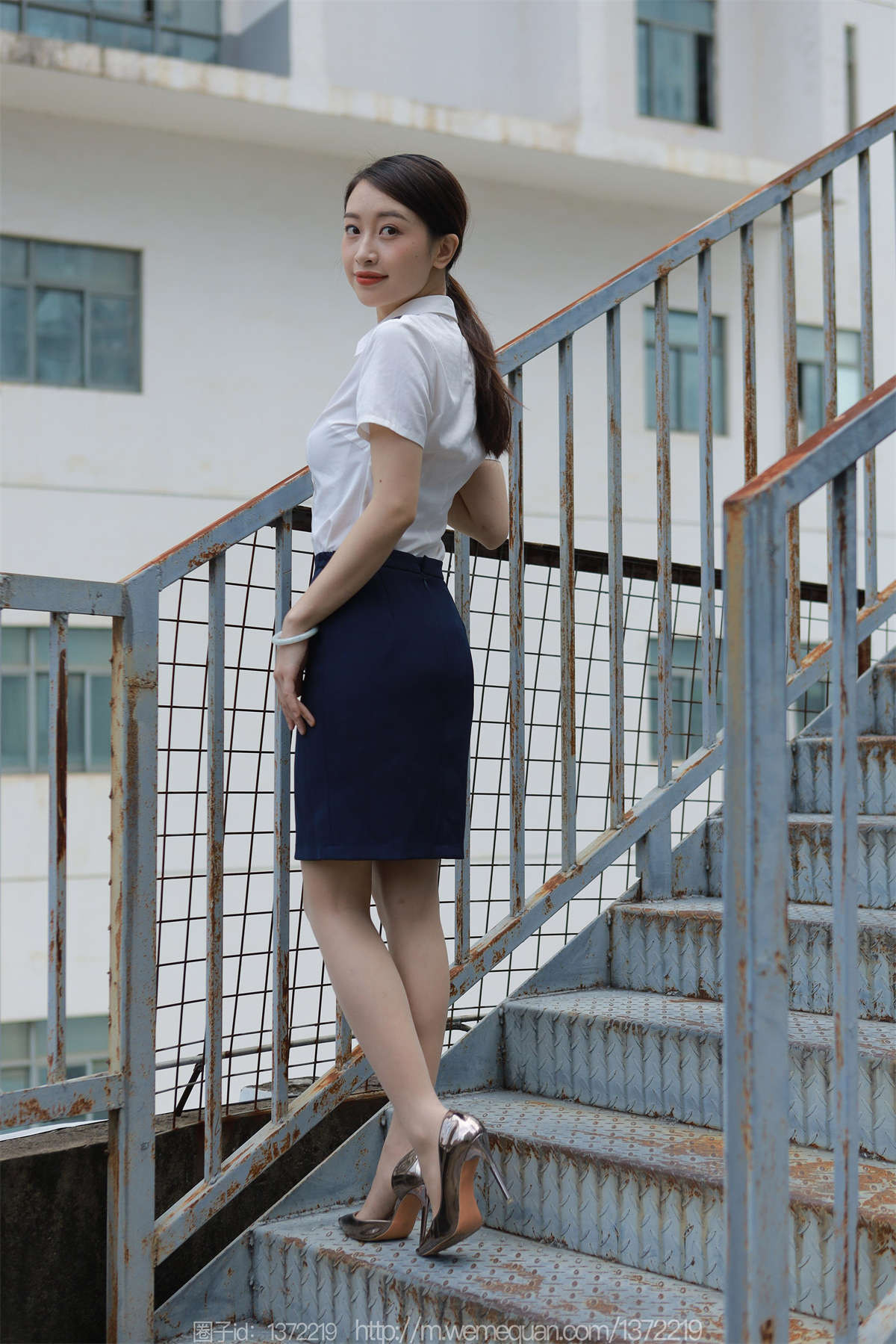 IESS异思趣向 2023.05.20 丝享家1456：小婕 桌上的交易-日更街拍