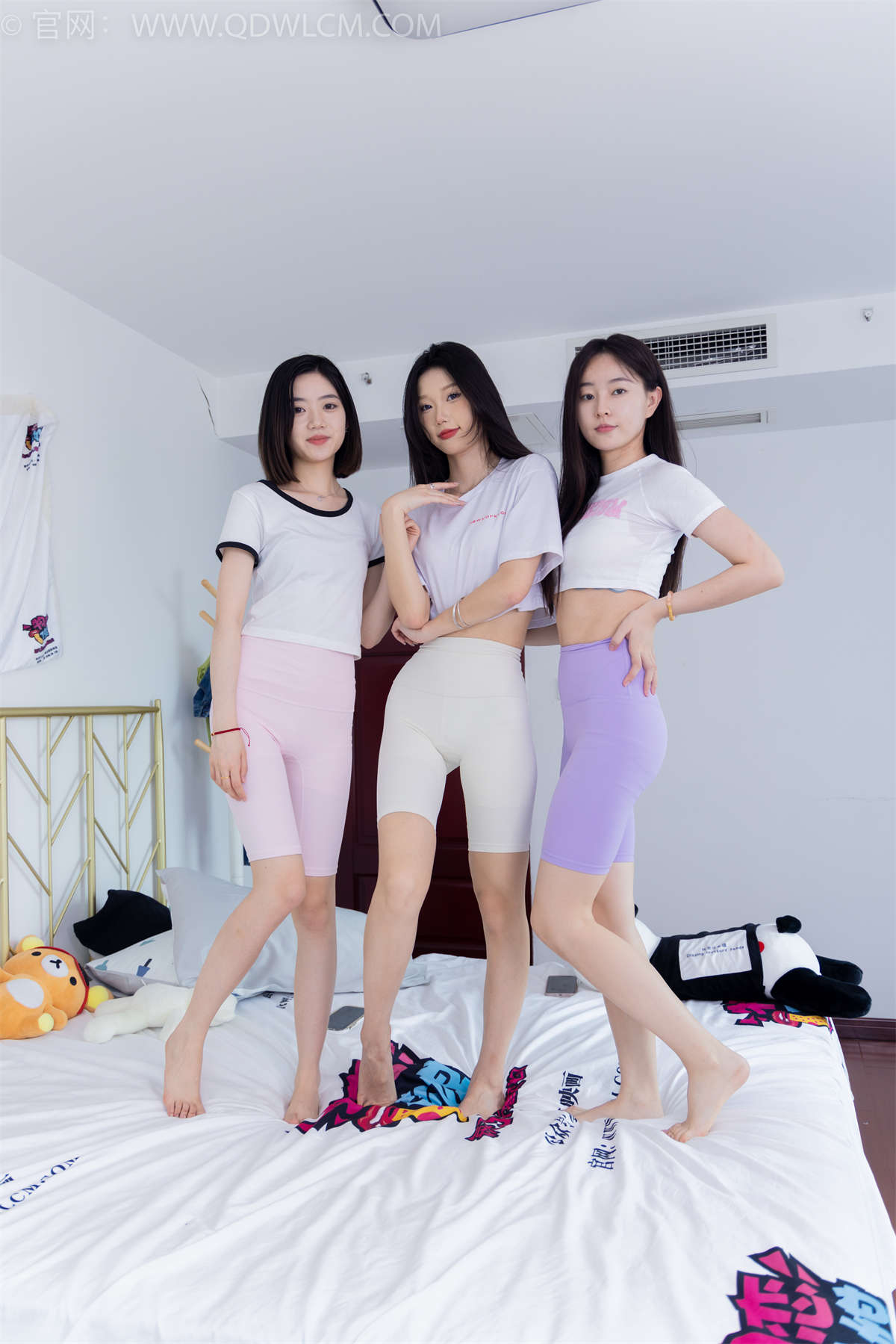 图片[2]-物恋传媒 NO.1804 小竹&美兔&欢欢-元旦快乐-日更街拍
