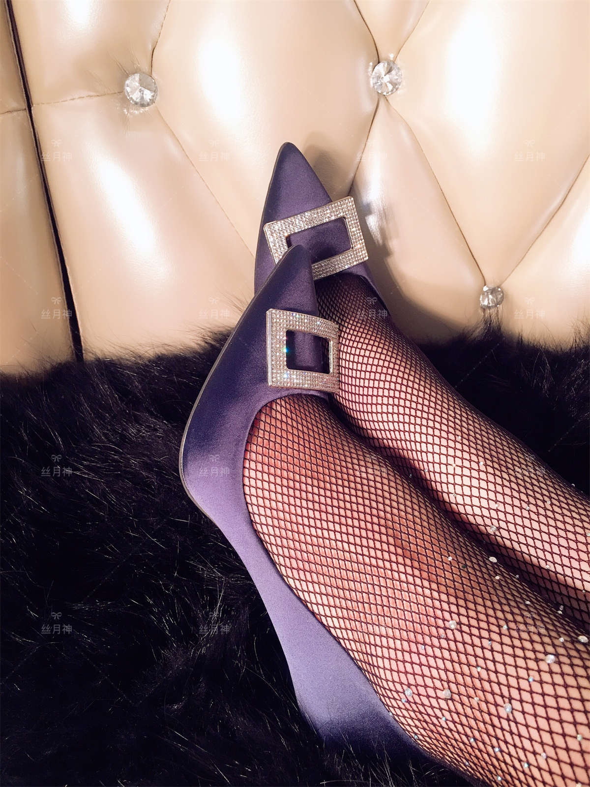 图片[2]-丝月神 010 黑色网袜宝蓝色方扣高跟-日更街拍