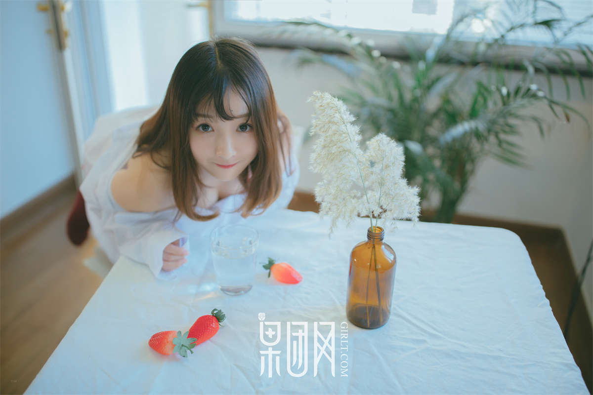 Girlt果团网 熊川纪信 NO.030 草莓姑娘-日更街拍