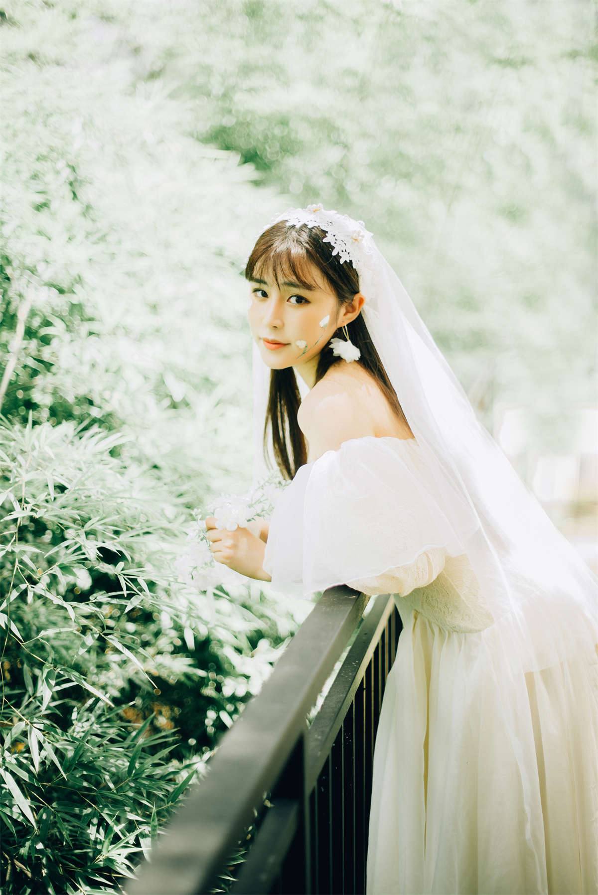 YITUYU艺图语 2023.12.28 一个人的婚纱 呉所谓-日更街拍