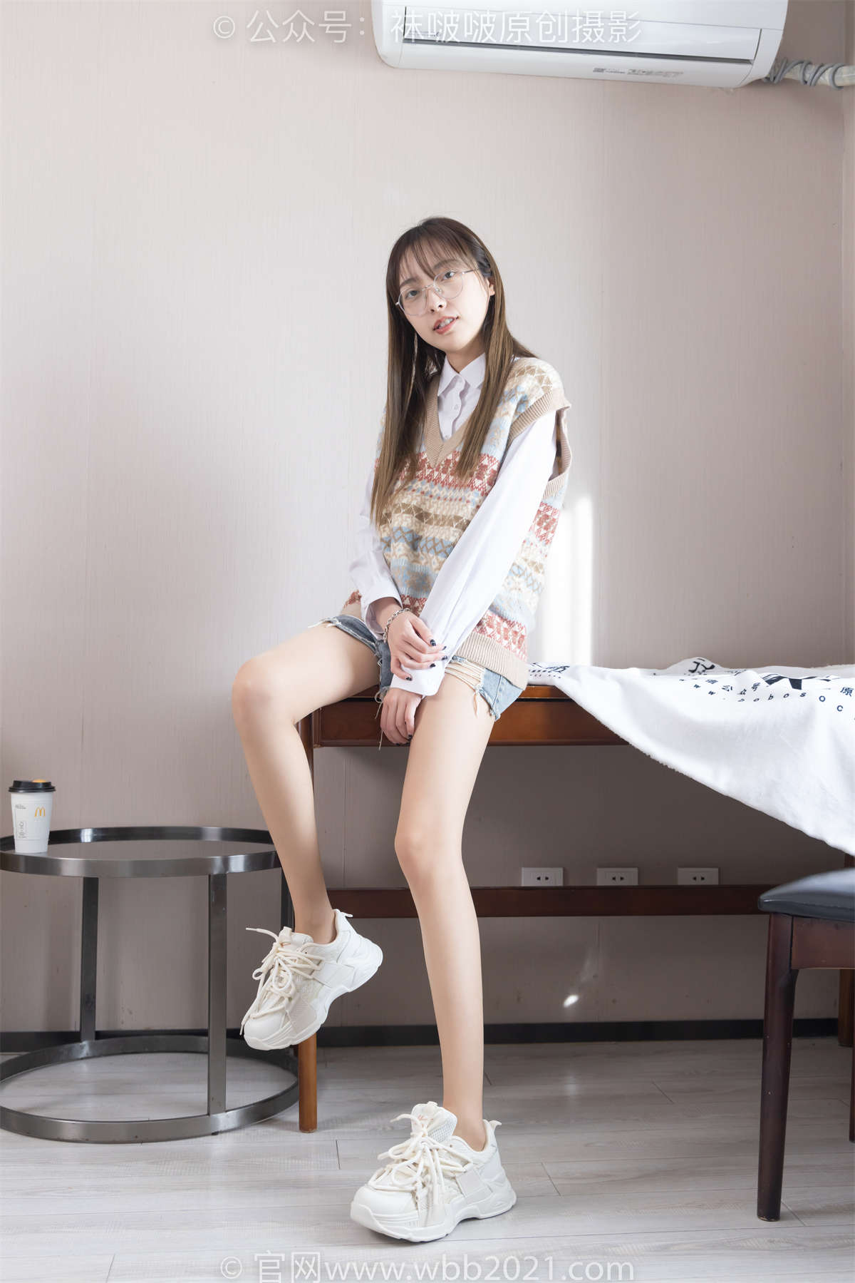 图片[2]-袜啵啵 No.316 稚予-运动鞋、马丁靴、肉丝（脚尖微加固款）花絮版-日更街拍