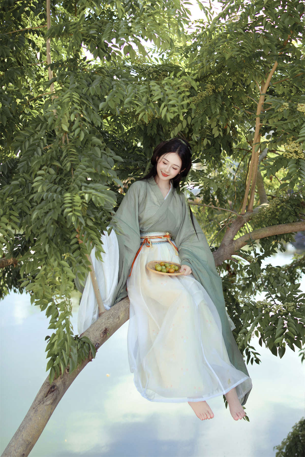 YITUYU艺图语 2023.06.06 小池塘清露踏涟漪 薯片-日更街拍