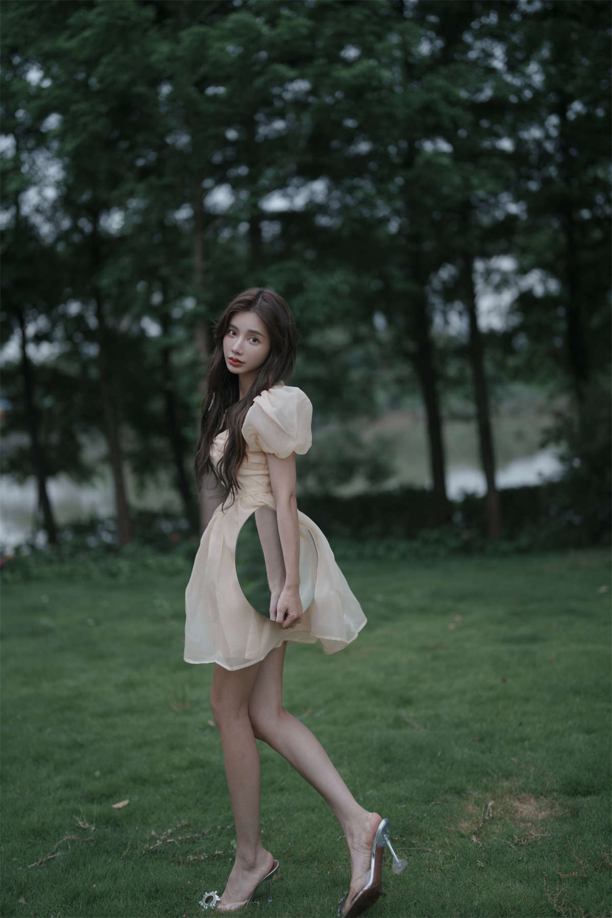 YITUYU艺图语 2022.07.16 阴雨天，森林里的精灵 姝雯同学插图1