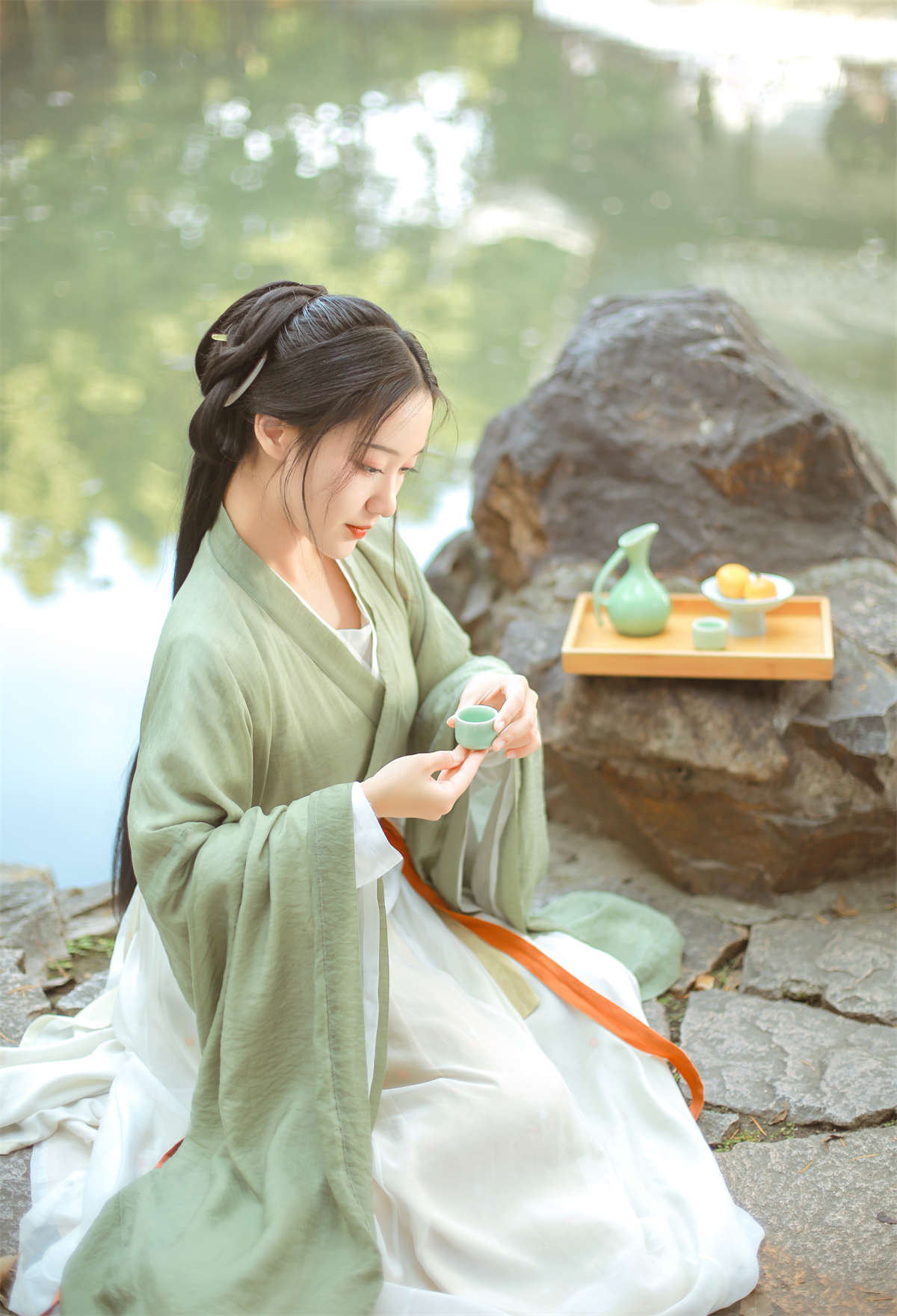 YITUYU艺图语 2022.04.19 一笑千场醉，浮生任白头 南斋-日更街拍