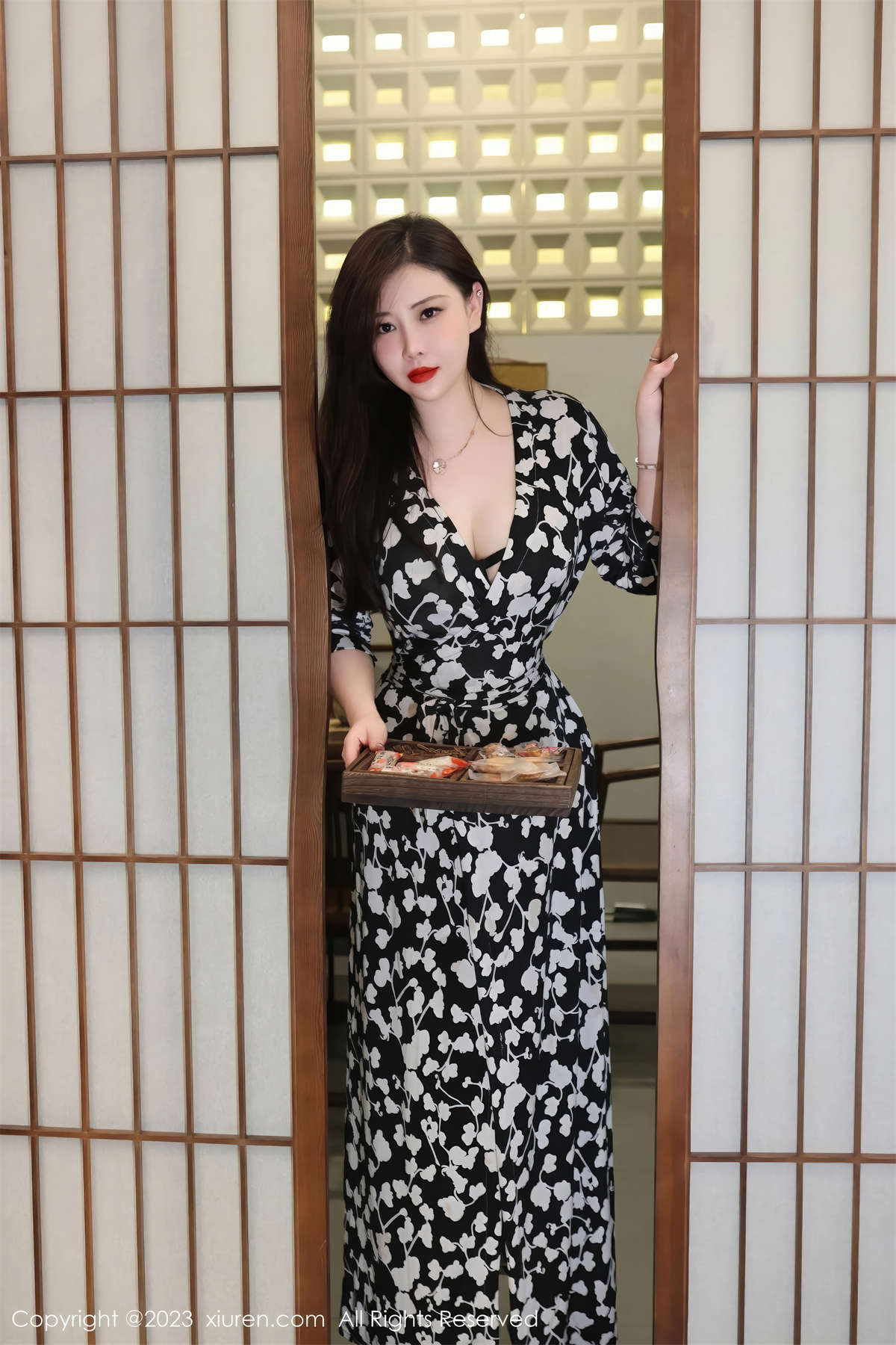 图片[2]-Xiuren秀人网 2023.10.23 No.7548 王婉悠-日更街拍