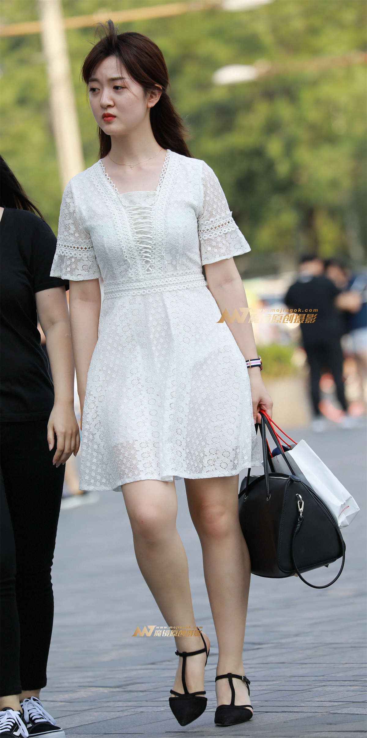 “小骨”来逛三里屯-日更街拍