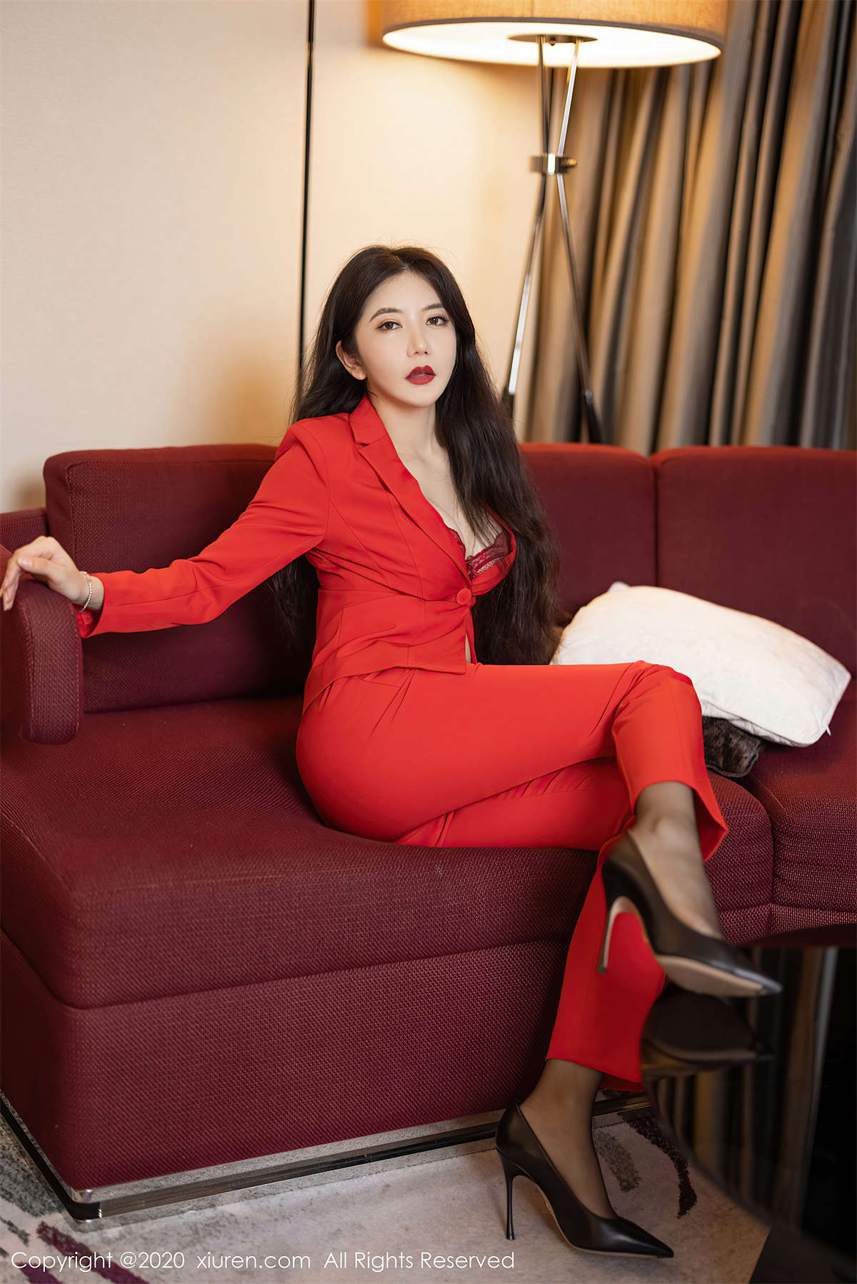 图片[2]-Xiuren秀人网 2020.11.26 NO.2828 心妍小公主-日更街拍