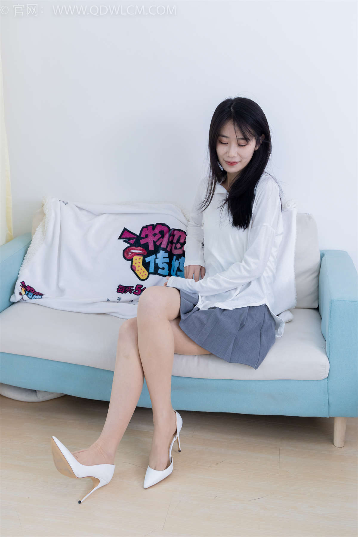 物恋传媒 NO.1965 菜菜-温柔侧脸-日更街拍