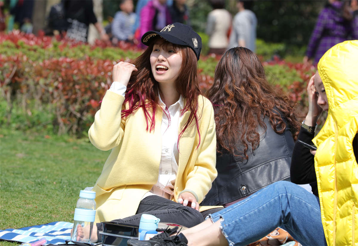 图片[2]-踏青公园街拍系列No.327 Canon5D草地系列-日更街拍