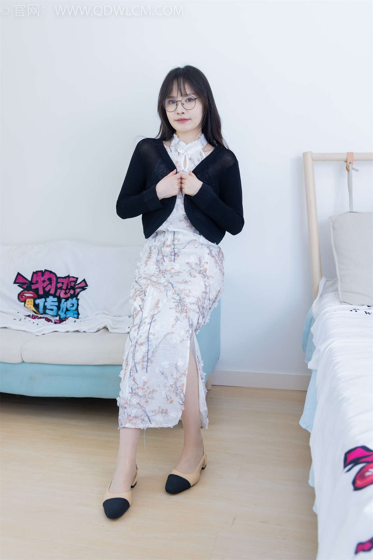 图片[2]-物恋传媒 NO.1968 小酒-迟来的春天-日更街拍