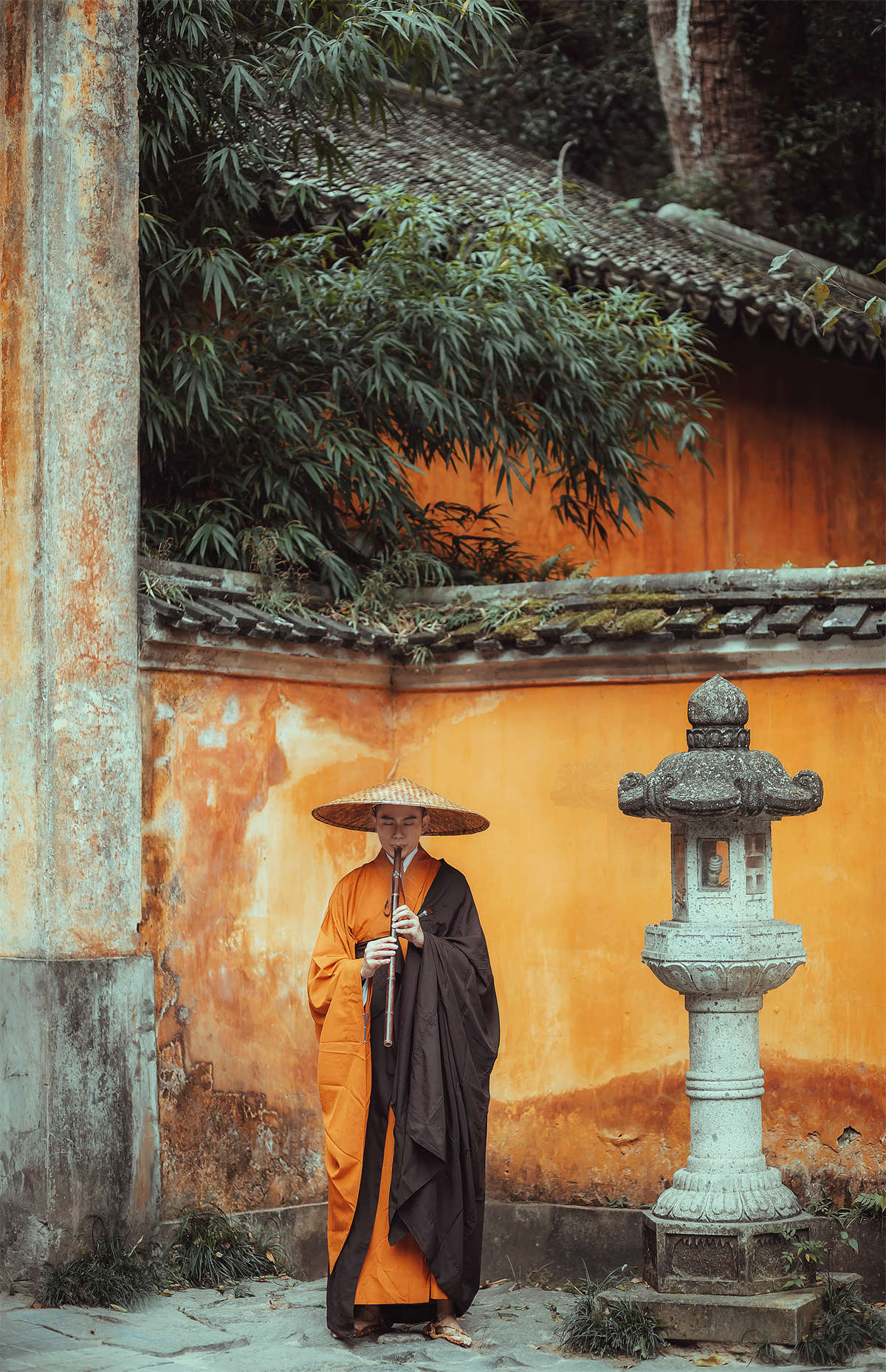 图片[2]-YITUYU艺图语 2021.09.29 天台行禅 五色石南叶-日更街拍