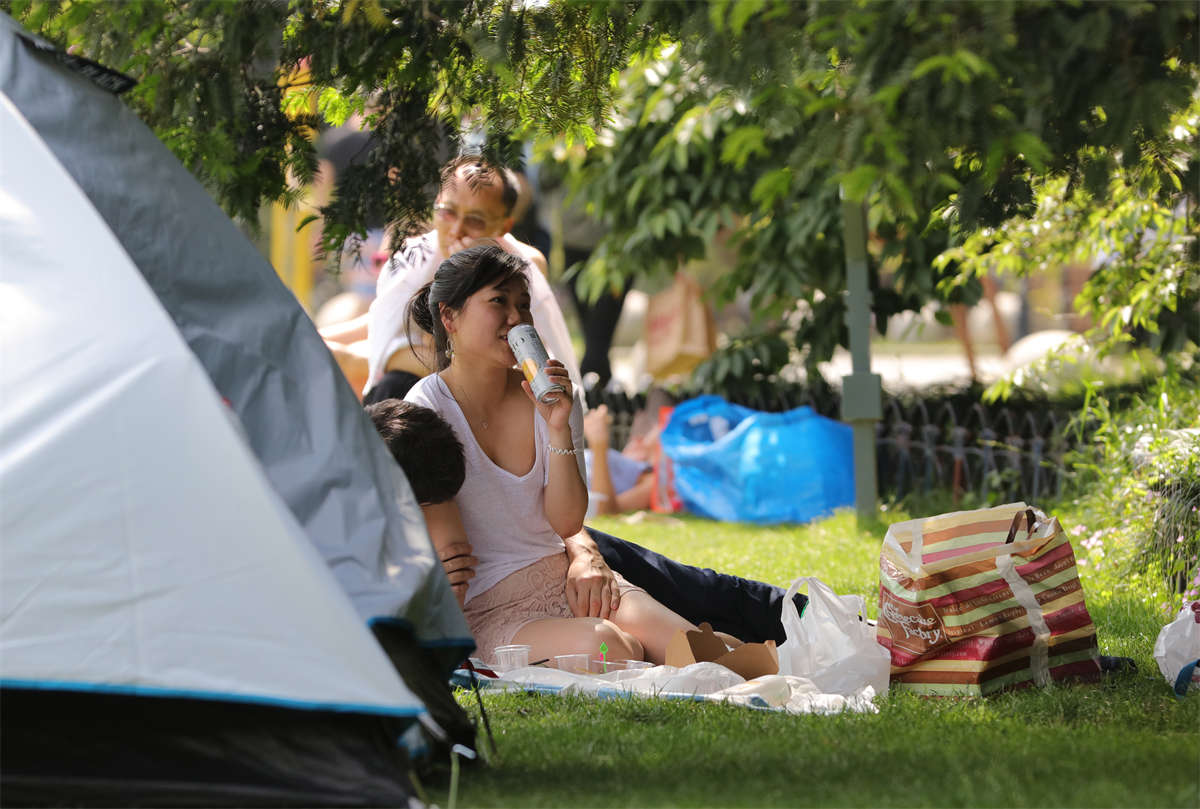 图片[2]-踏青公园街拍系列No.330 Canon5D草地系列-日更街拍