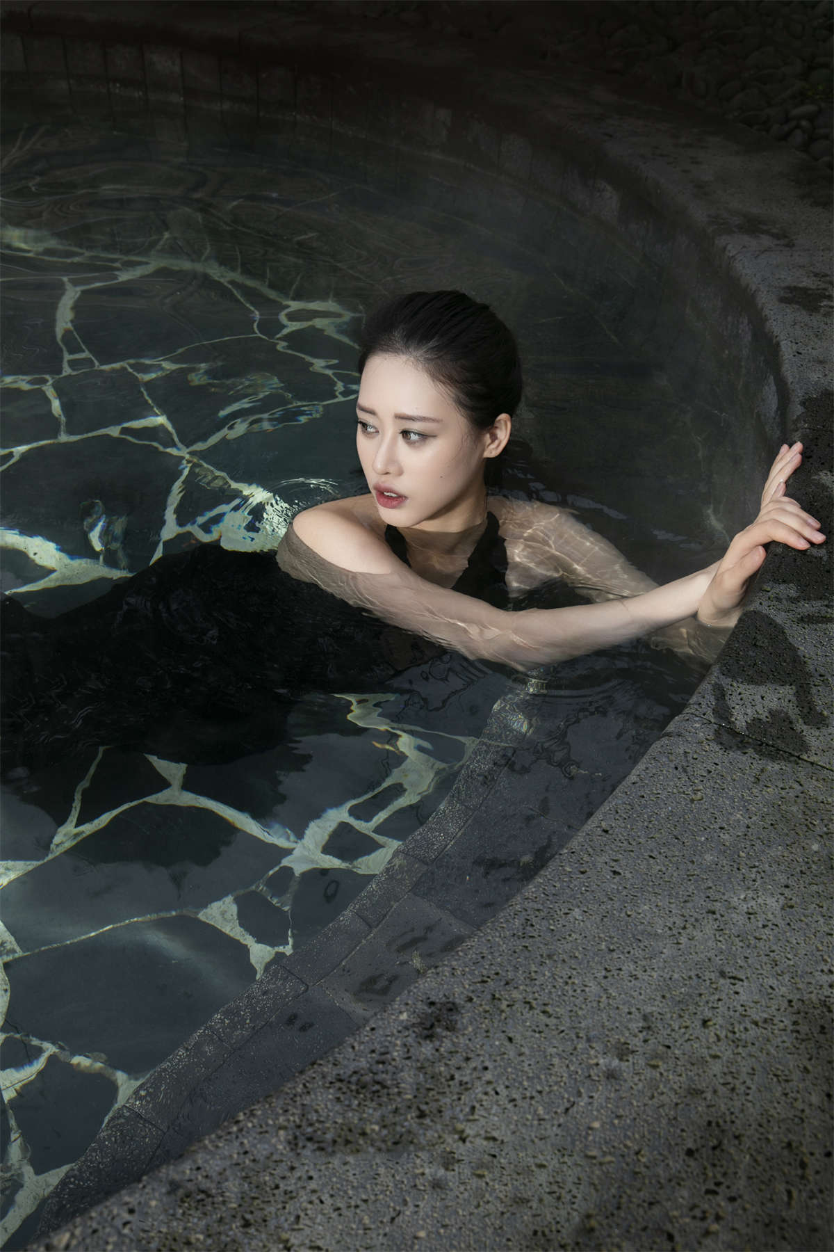 YITUYU艺图语 2023.09.06 温泉 Chenaling_CL-日更街拍
