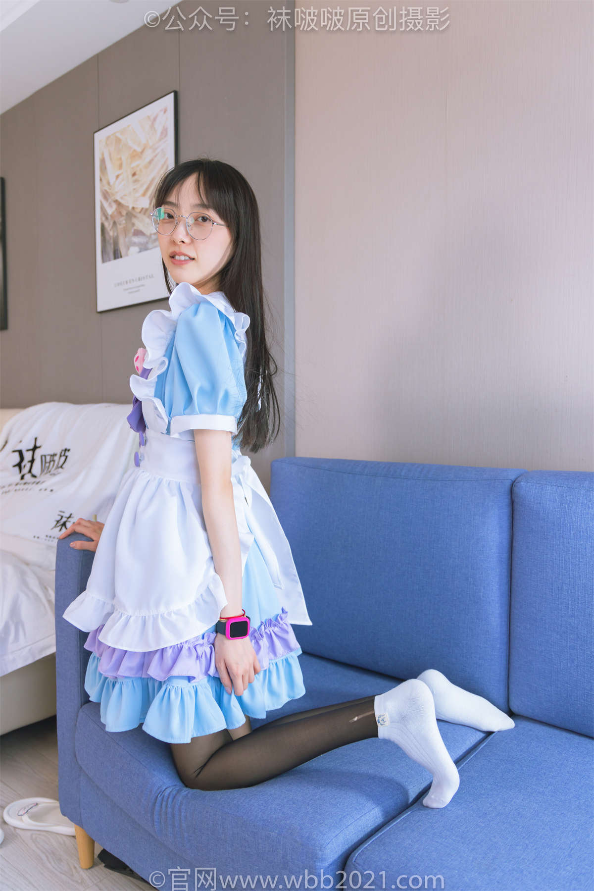 袜啵啵 No.437 稚予-女仆装、人字拖、薄黑丝（脚尖加固款）、白棉袜、裸足、撕破丝袜剧情 花絮版-日更街拍