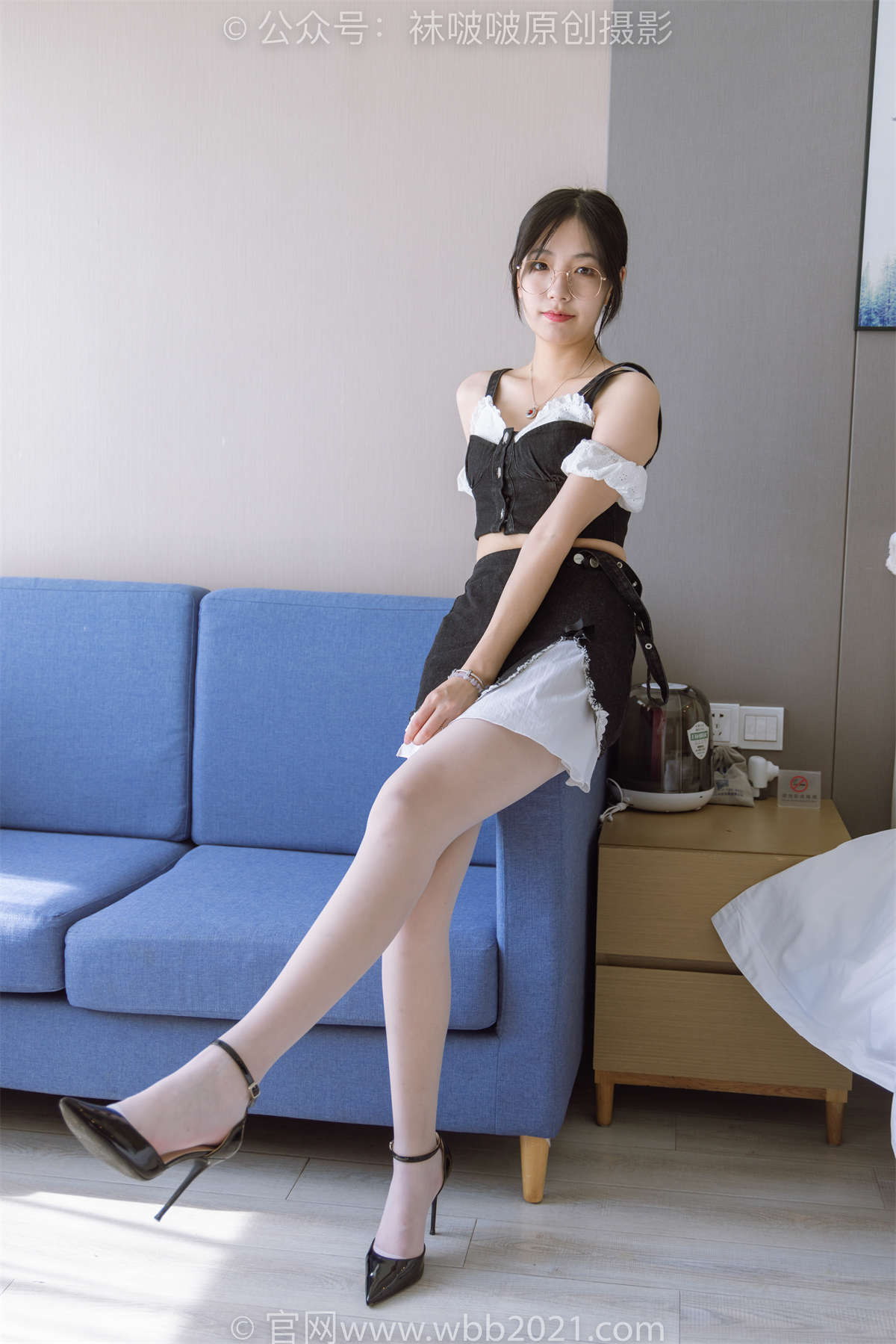 袜啵啵 No.235 小甜豆-两双高跟鞋（占比较多）、白丝（脚尖加固款）花絮版-日更街拍