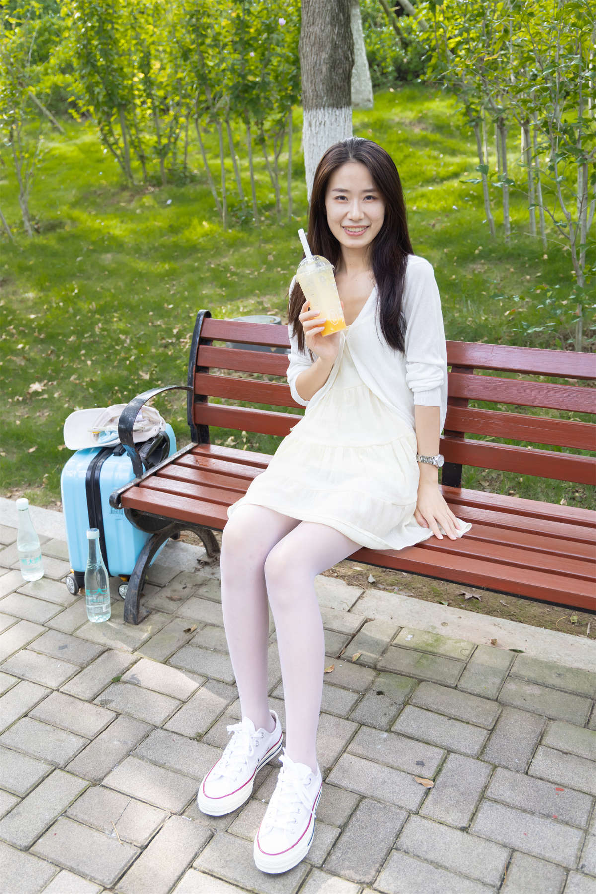 物恋传媒 NO.914 菜菜-夜之微醺-日更街拍