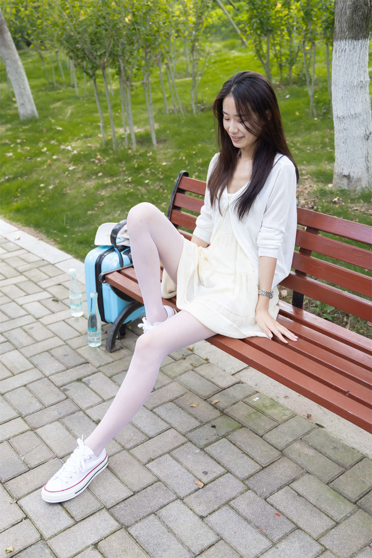 图片[2]-物恋传媒 NO.914 菜菜-夜之微醺-日更街拍