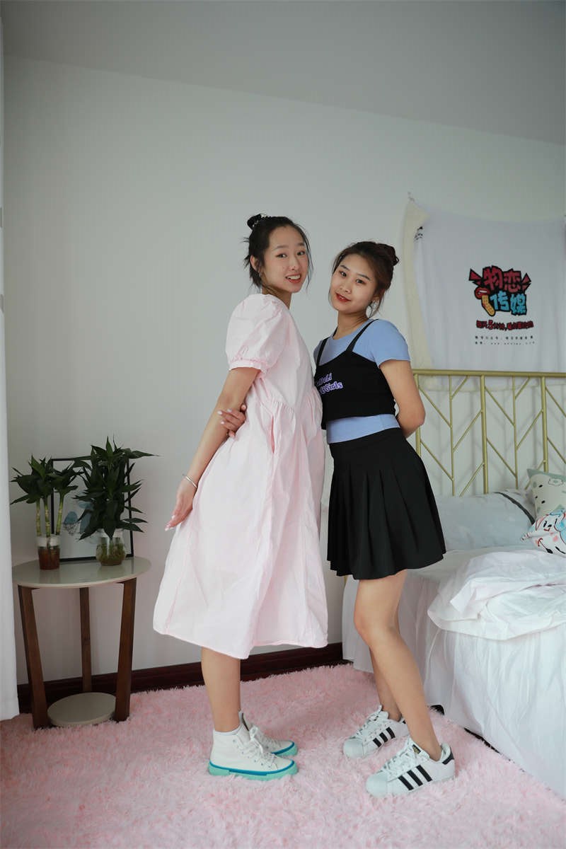 物恋传媒 NO.778 闺蜜-雨里的岛-日更街拍