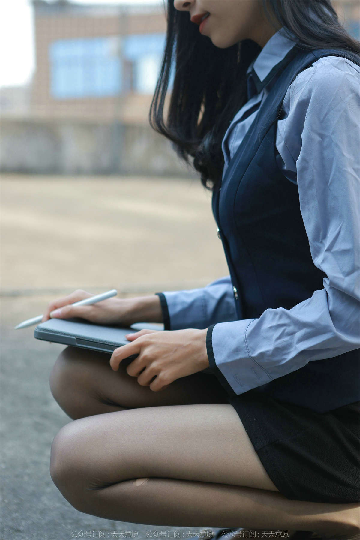 图片[2]-IESS异思趣向 2022.02.29 丝享家1015：美子 职业包臀裙黑丝-日更街拍