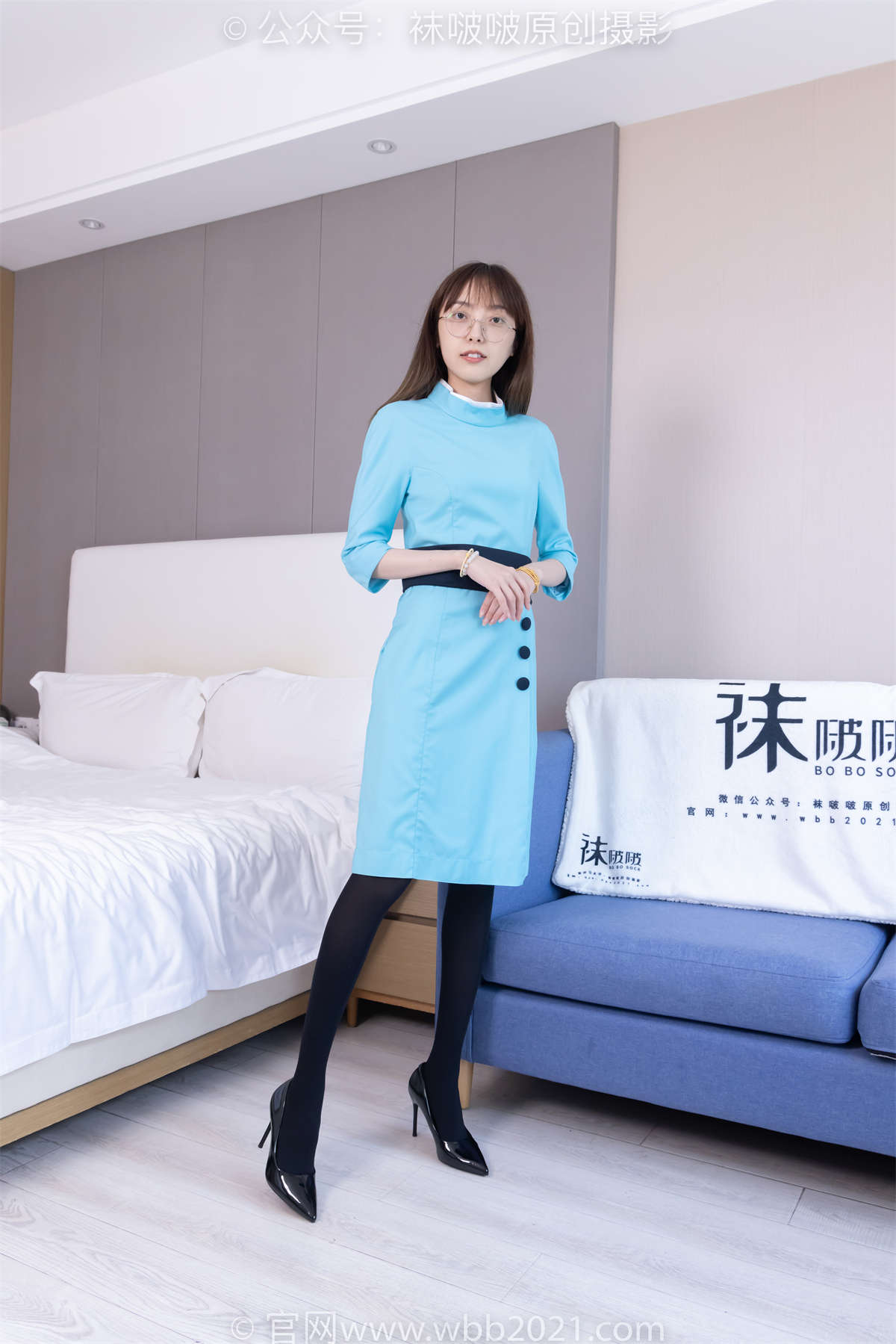 图片[2]-袜啵啵 No.440 稚予-高跟鞋、厚黑丝、空姐制服 超长花絮版-日更街拍