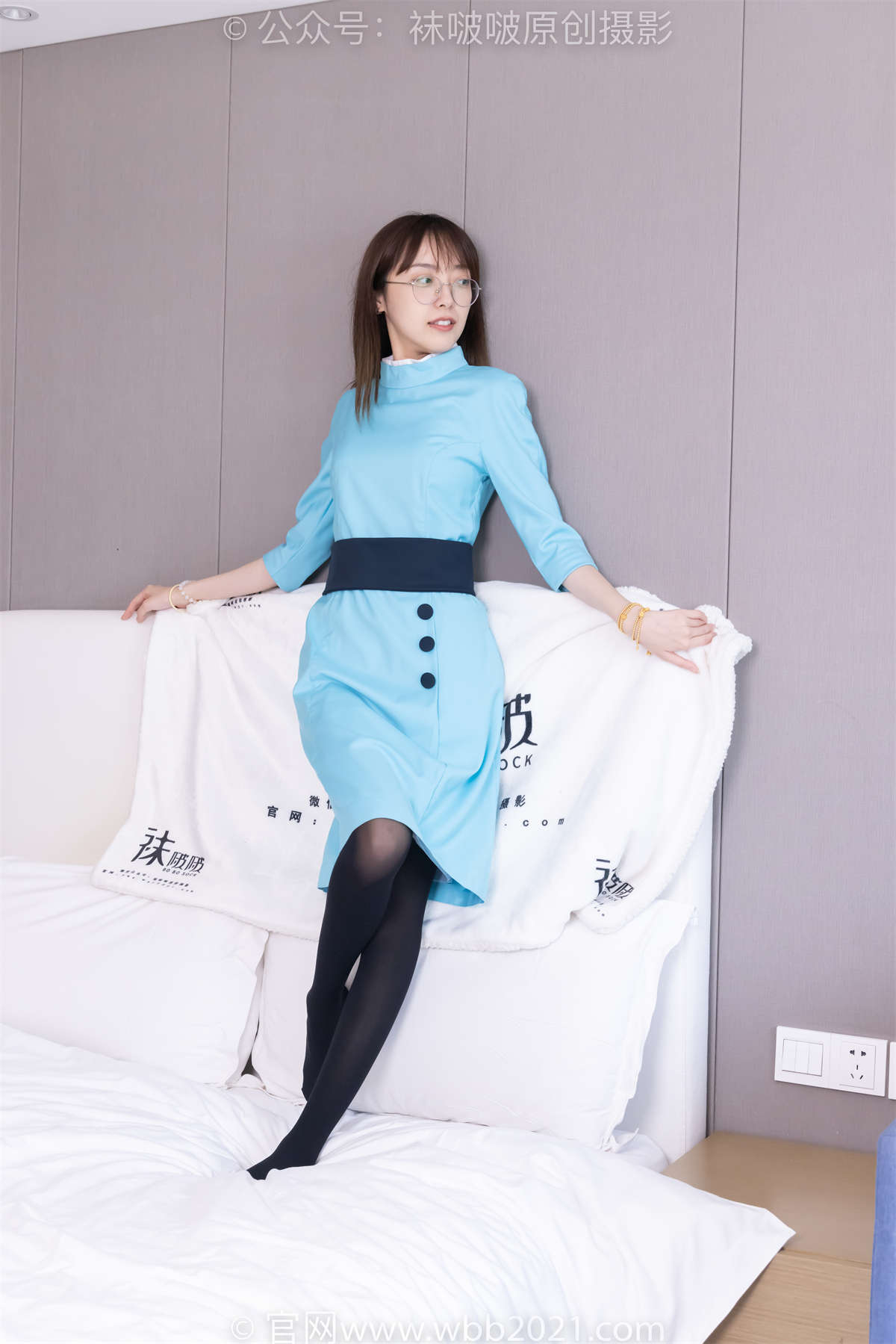 袜啵啵 No.440 稚予-高跟鞋、厚黑丝、空姐制服 超长花絮版-日更街拍