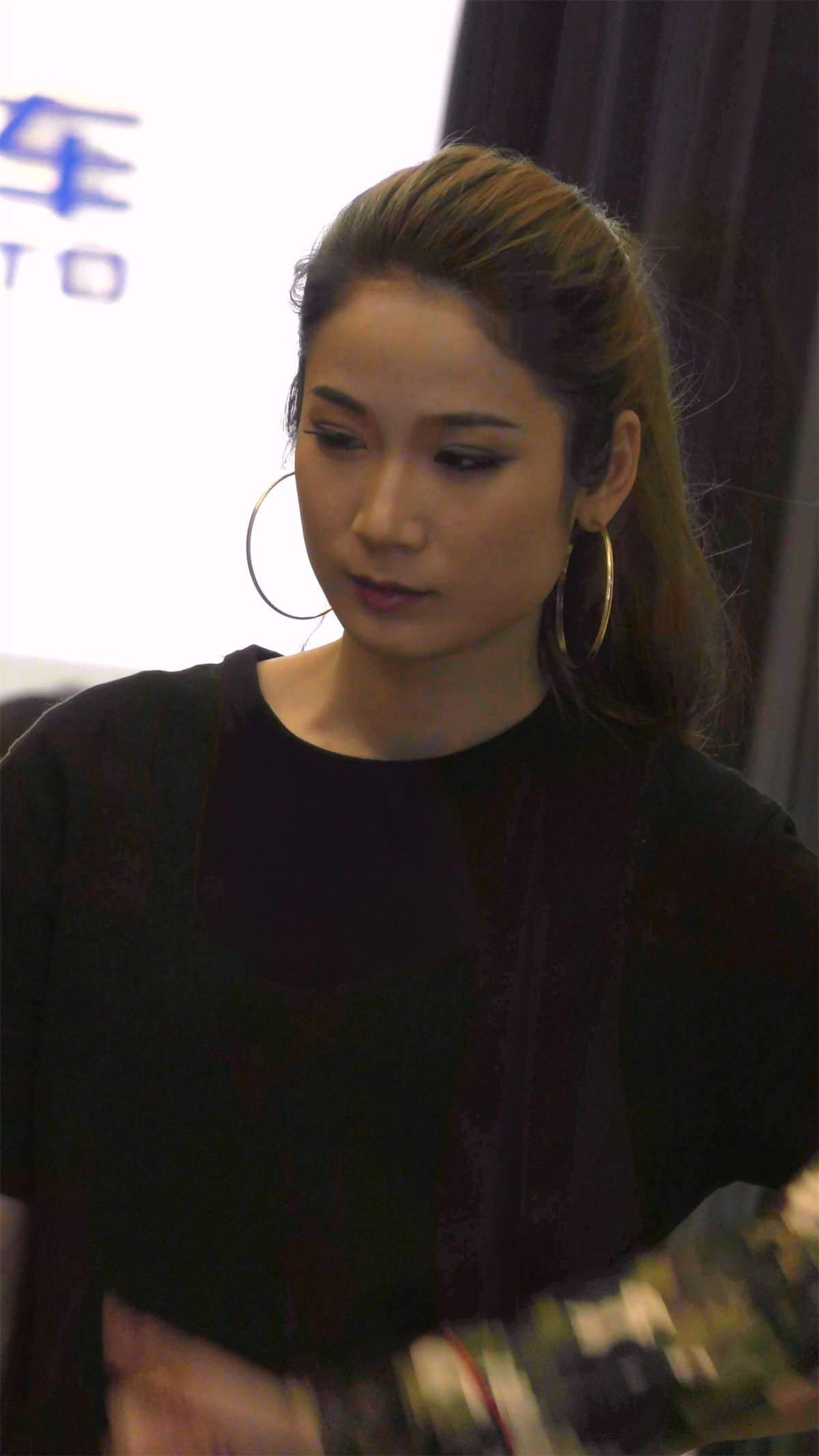 图片[2]-高腰超短热裤小姐姐-日更街拍